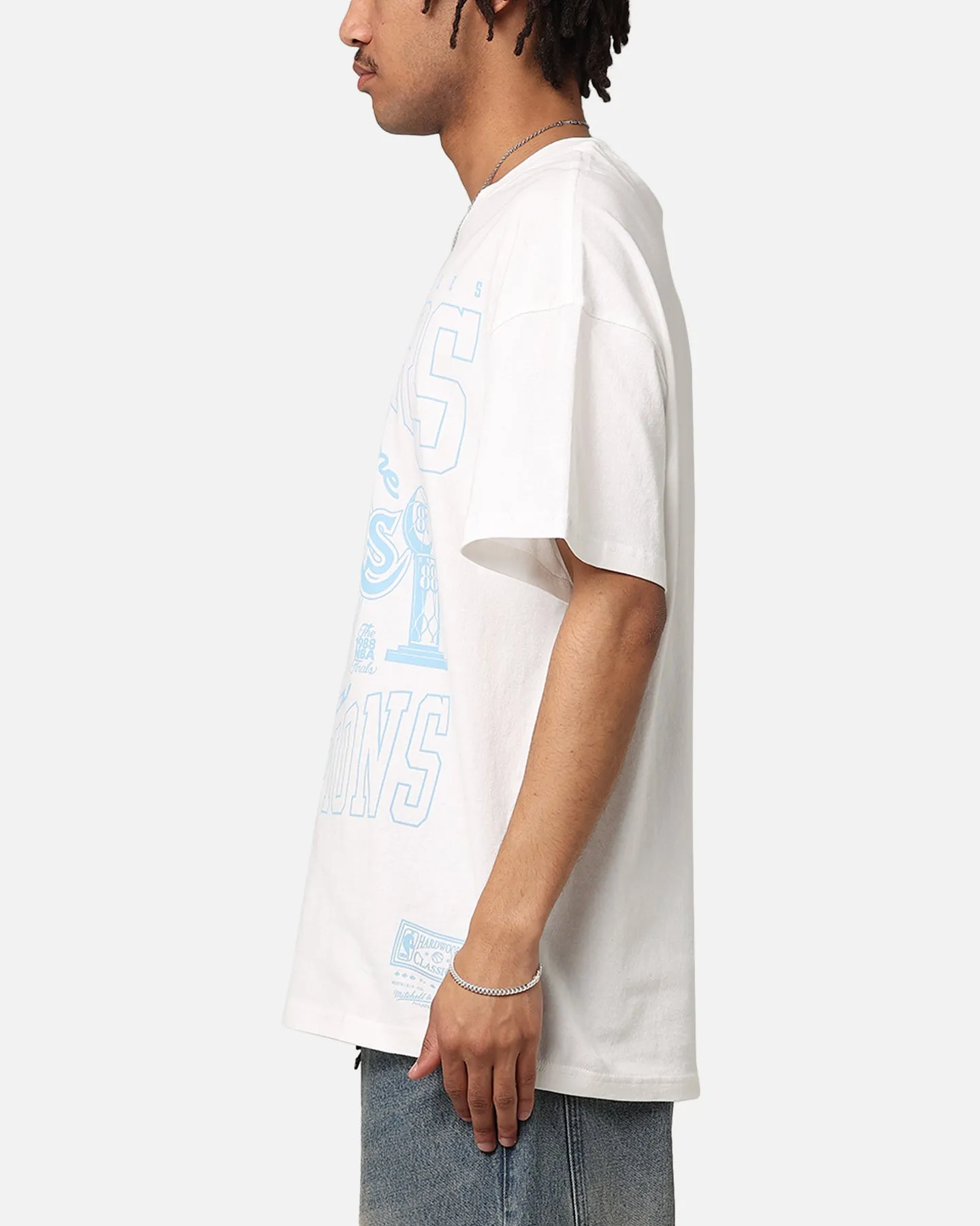 Mitchell & Ness Los Angeles Lakers World Champions T-Shirt Vintage White sold by Culture Kings product image thumbnail 5