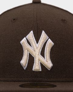 New Era New York Yankees 59FIFTY Q223 Brownstone Fitted Dark Brown sold by Culture Kings