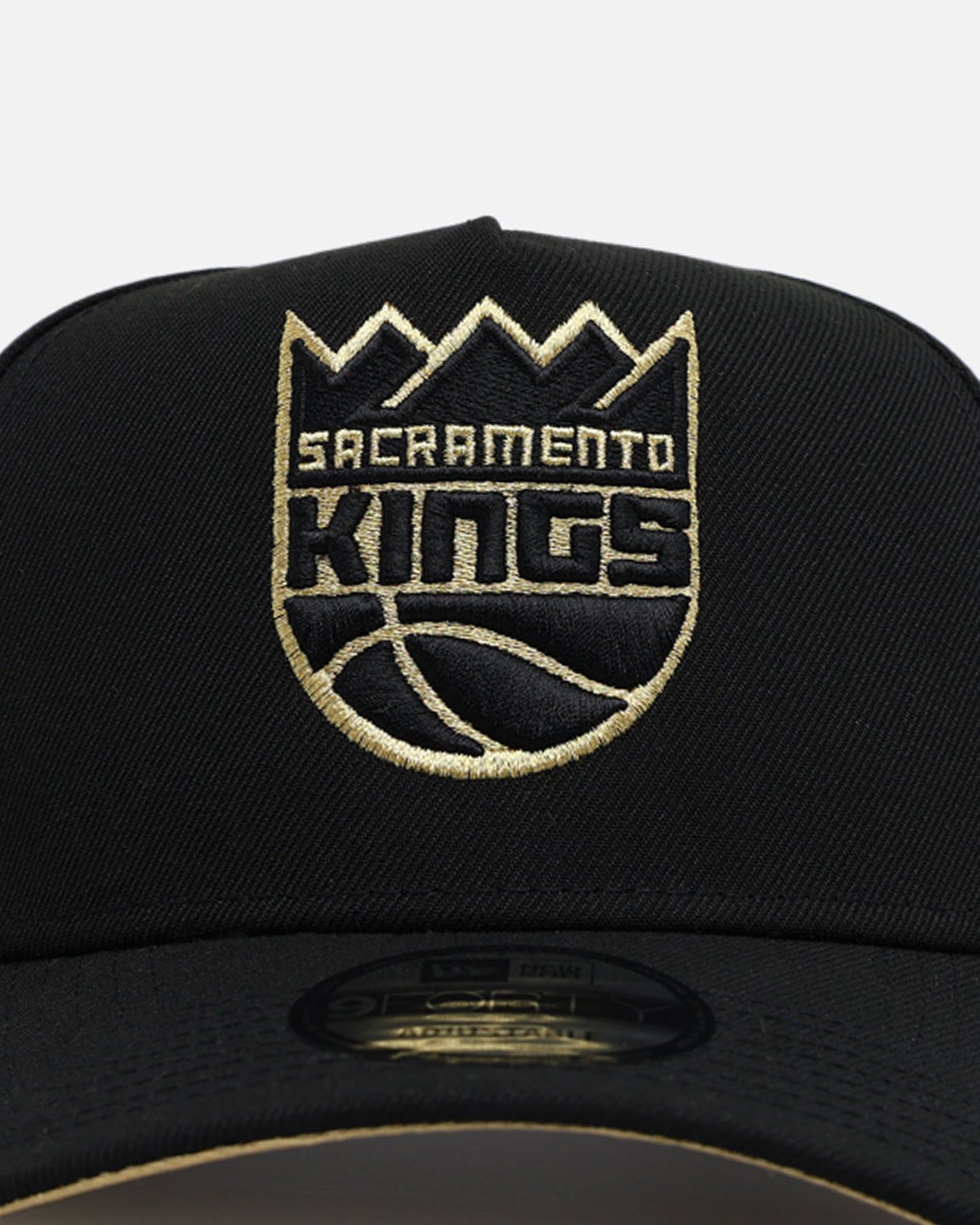 New Era Sacramento Kings 'NBA Gold Links' 9FORTY A-Frame Snapback Black/Gold sold by Culture Kings product image thumbnail 5
