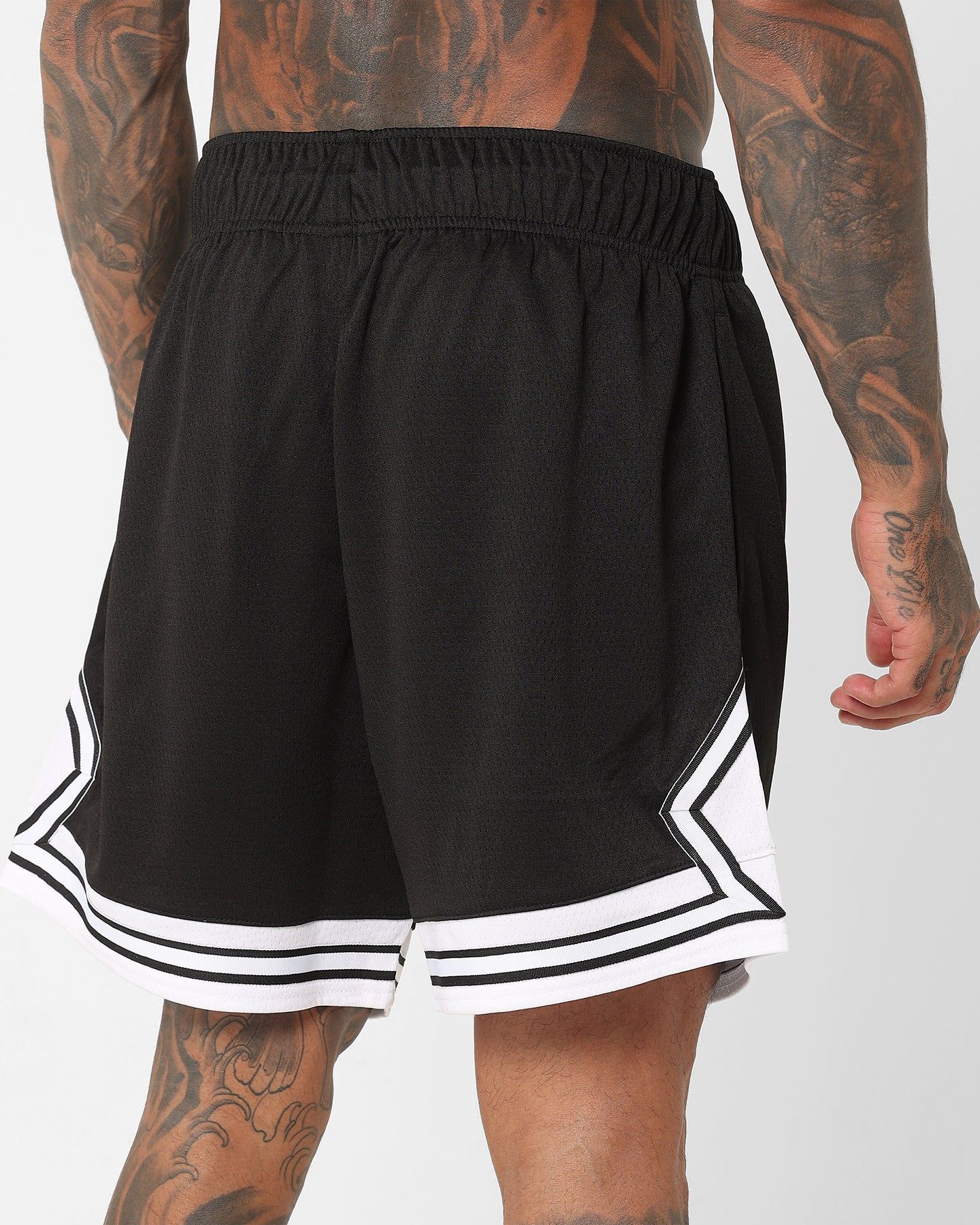 New Era Diamond Tipping Shorts Black sold by Culture Kings product image thumbnail 8