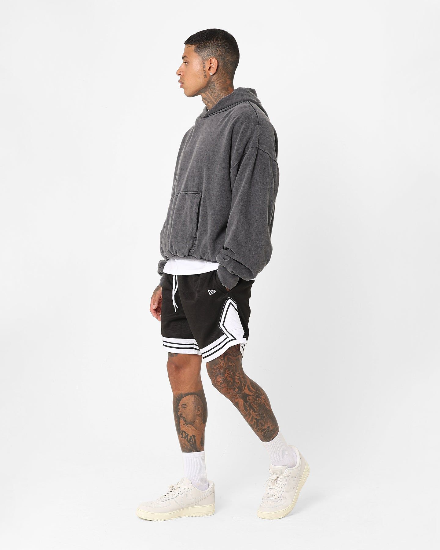 New Era Diamond Tipping Shorts Black sold by Culture Kings product image thumbnail 2