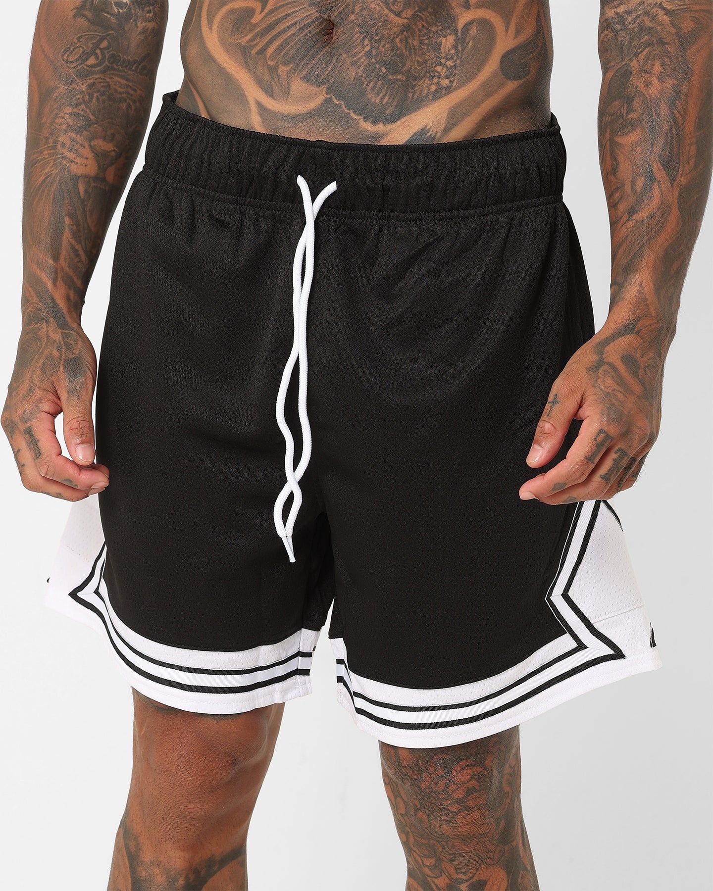 New Era Diamond Tipping Shorts Black sold by Culture Kings product image thumbnail 7