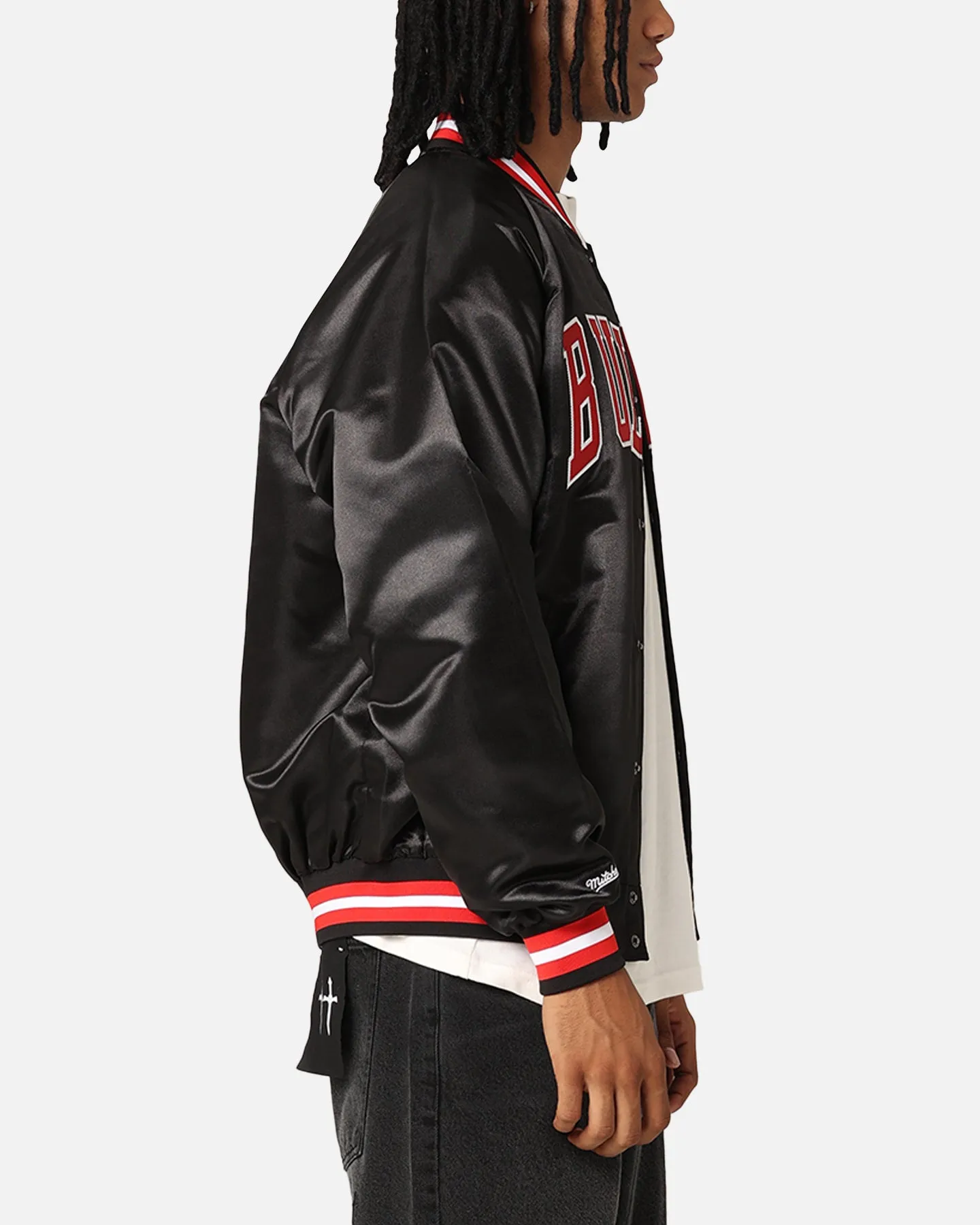 Mitchell & Ness Chicago Bulls Lightweight Satin Jacket Black sold by Culture Kings product image thumbnail 4