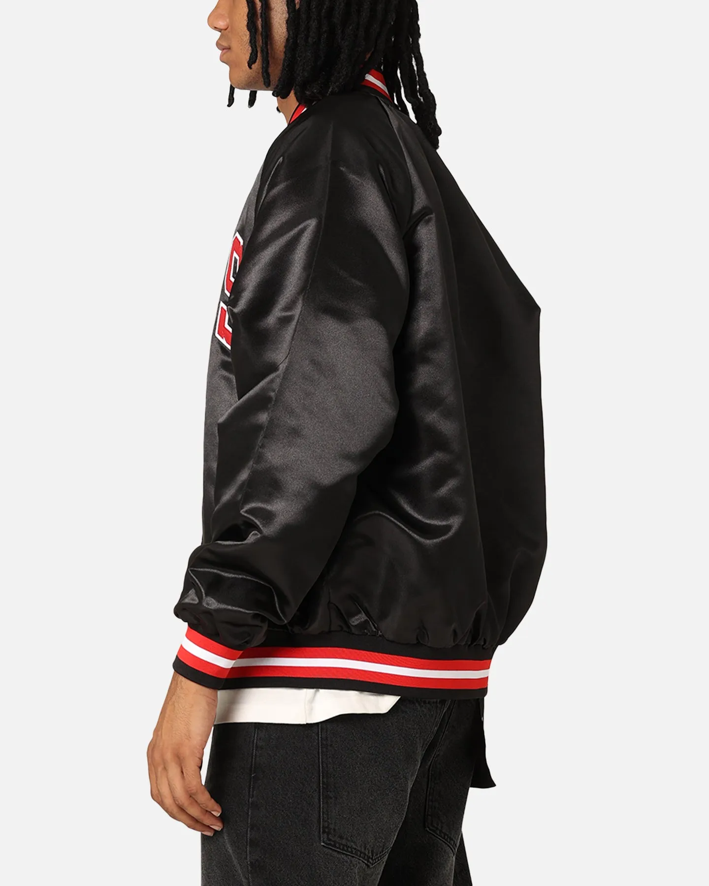 Mitchell & Ness Chicago Bulls Lightweight Satin Jacket Black sold by Culture Kings product image thumbnail 5