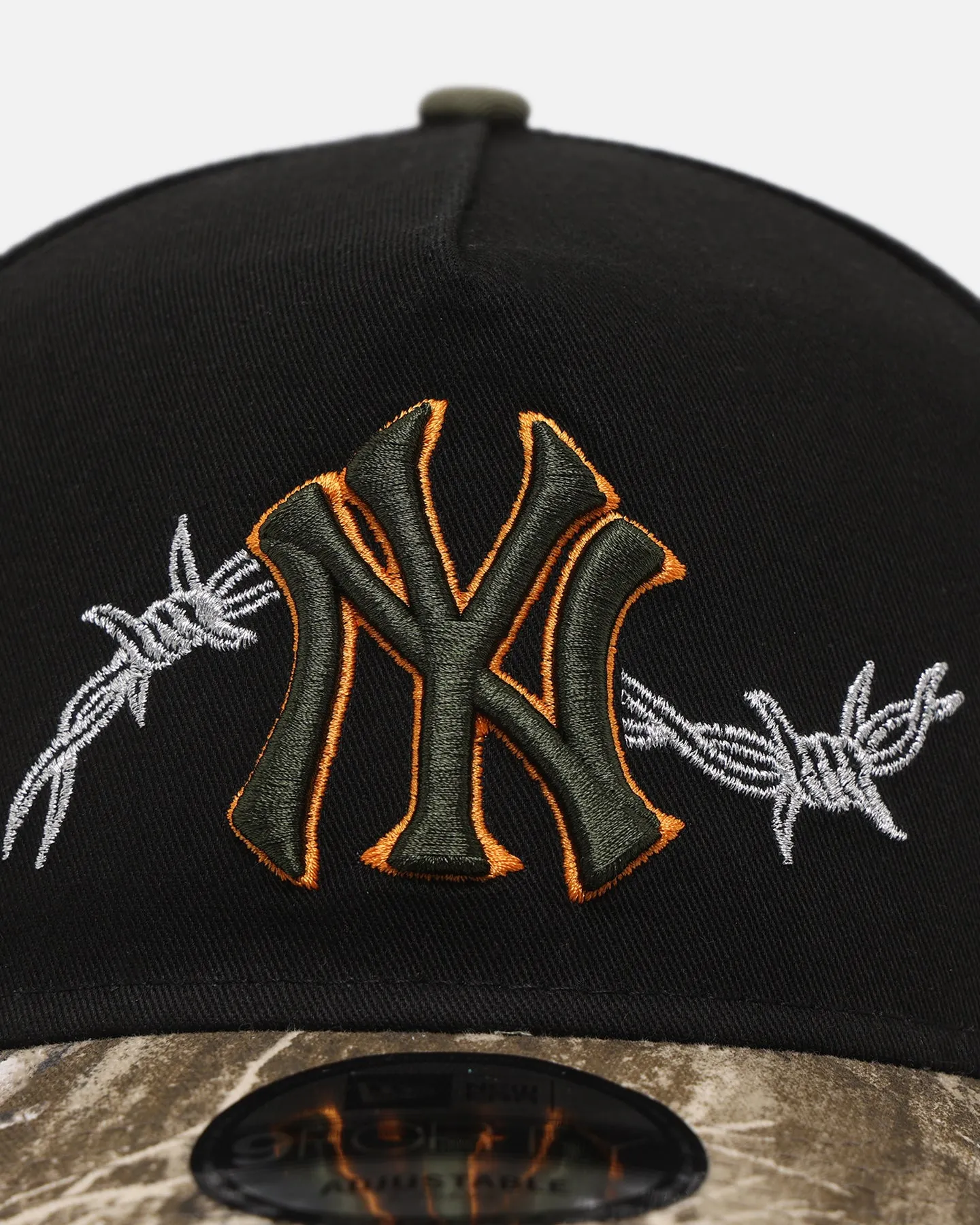 New Era New York Yankees 'Realtree Grit 2.0' 9FORTY A-Frame Snapback Black/Green/Orange sold by Culture Kings product image thumbnail 5