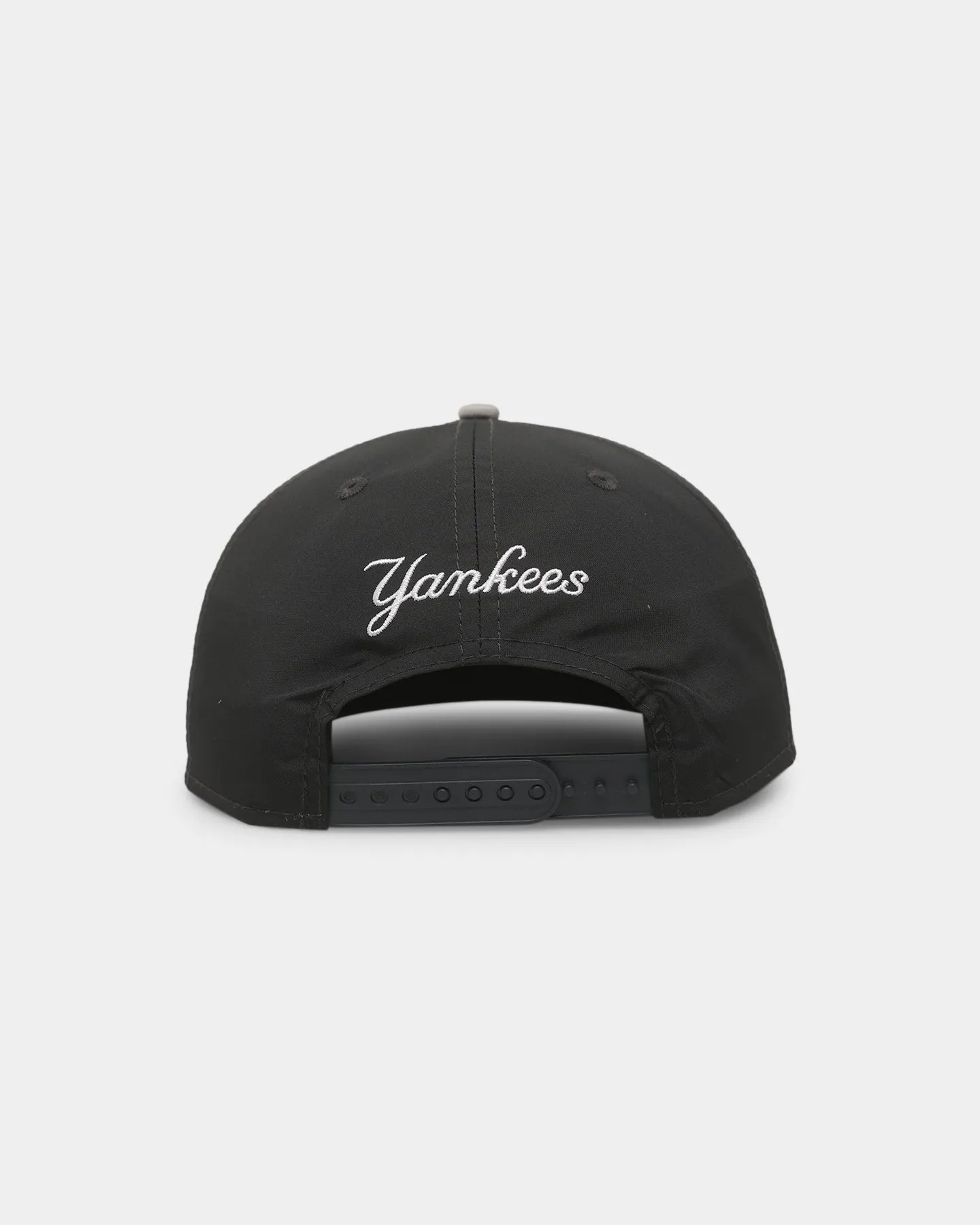 New Era New York Yankees 'Retro Block Script' Golfer Snapback Navy sold by Culture Kings product image thumbnail 2