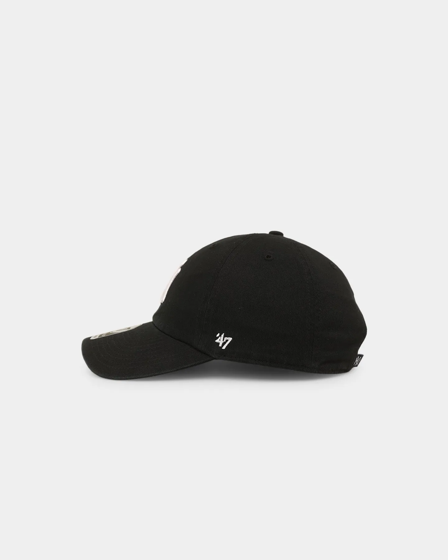 47 Brand New York Yankees 47 Clean Up Strapback Black/White sold by Culture Kings product image thumbnail 4