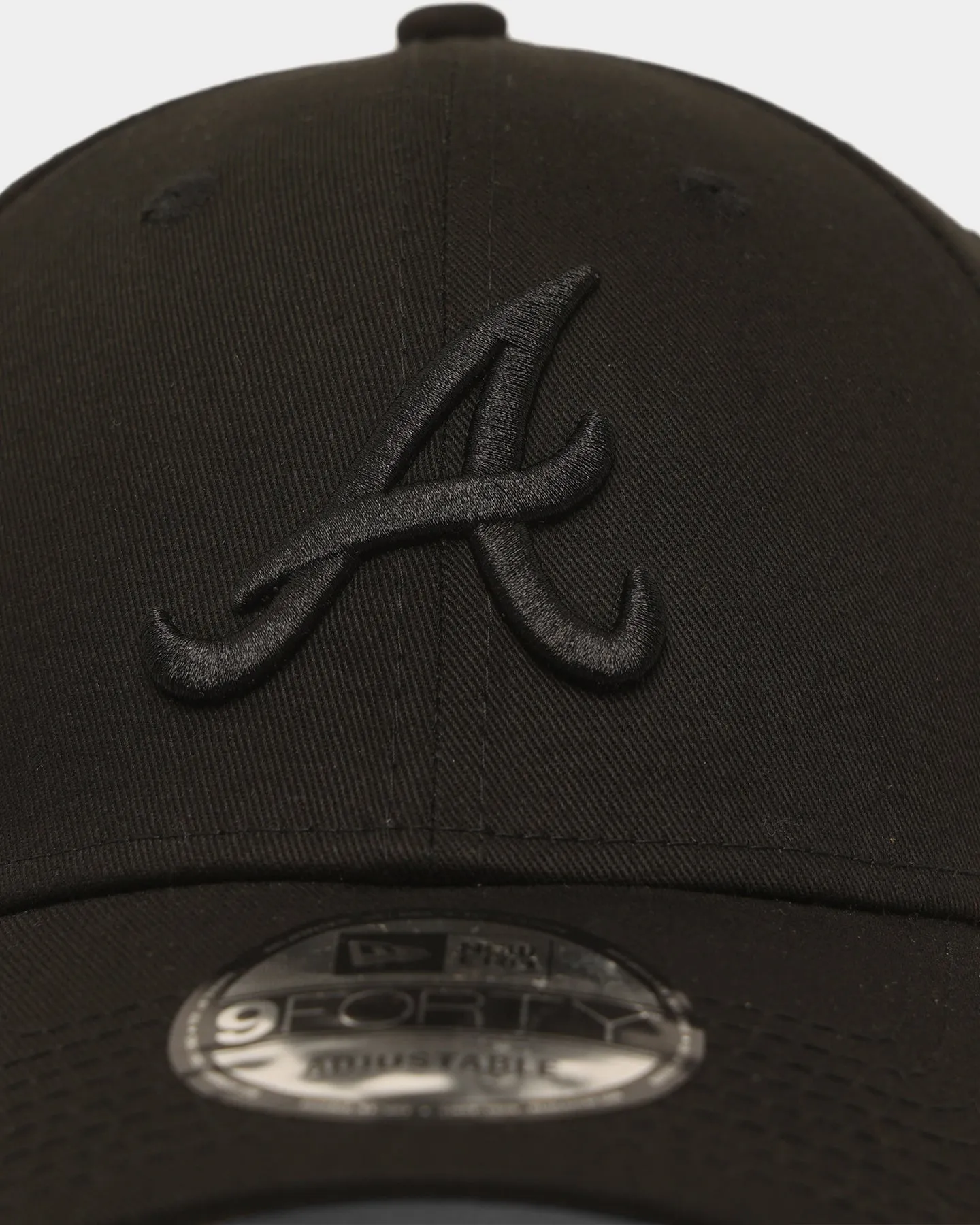 New Era Atlanta Braves 'Black On Black' 9FORTY Casual Strapback Black/Black sold by Culture Kings product image thumbnail 4