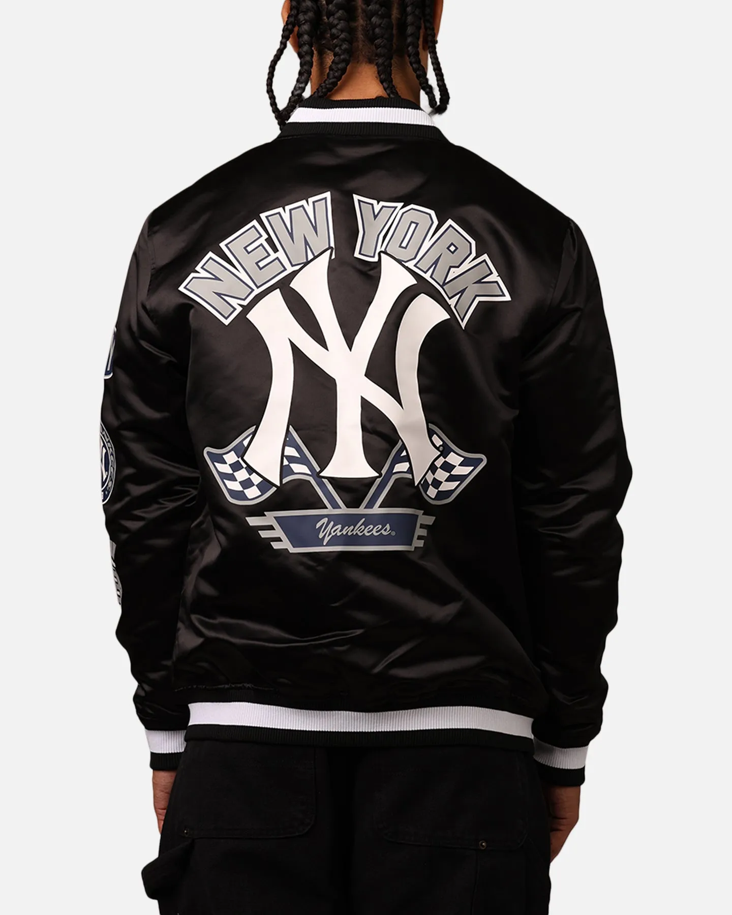 New Era New York Yankees 2024 Rally Drive Jacket Black/White sold by Culture Kings product image thumbnail 2