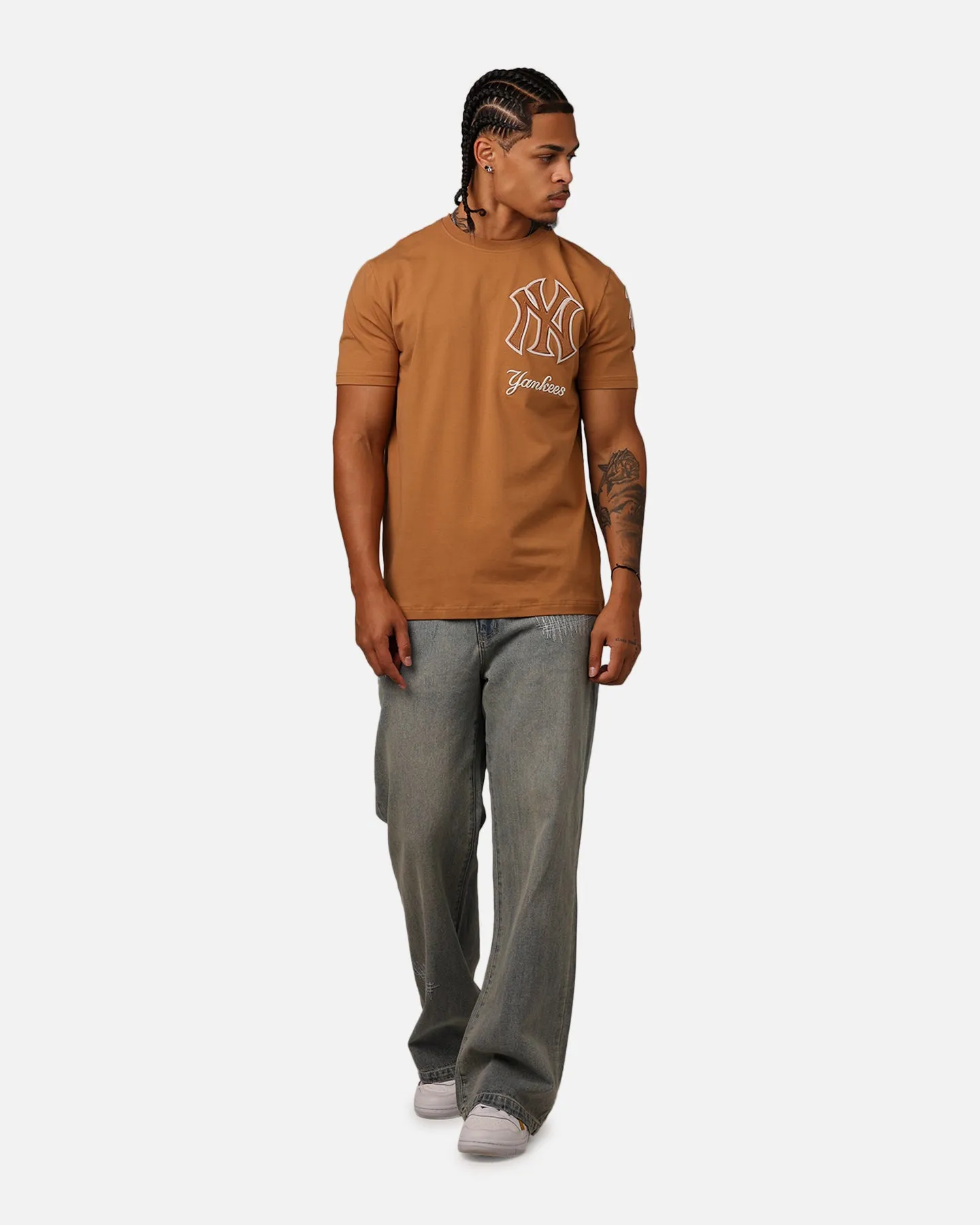 New Era New York Yankees Cord T-Shirt Medium Beige sold by Culture Kings product image thumbnail 3