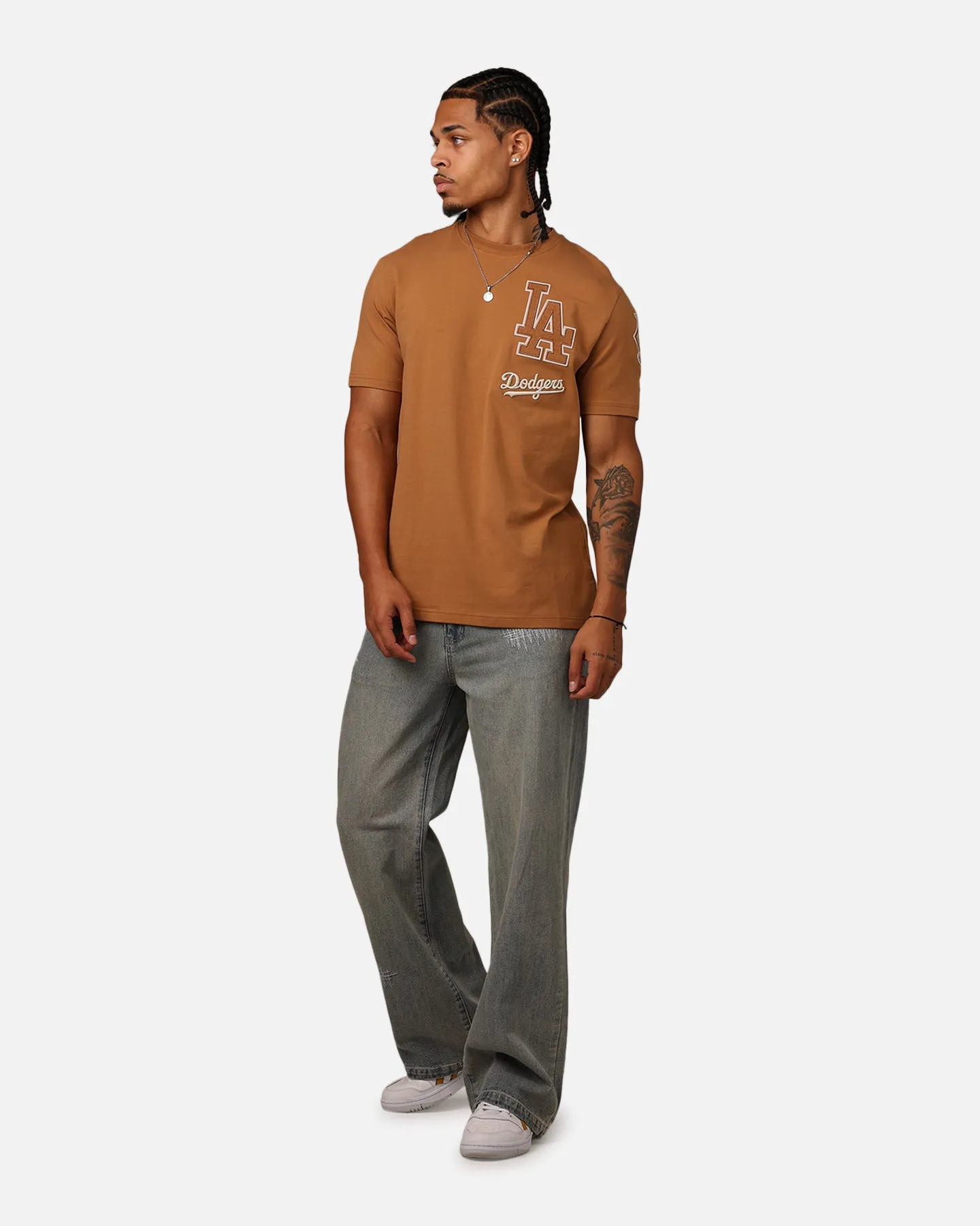 New Era Los Angeles Dodgers Cord T-Shirt Medium Beige sold by Culture Kings product image thumbnail 3