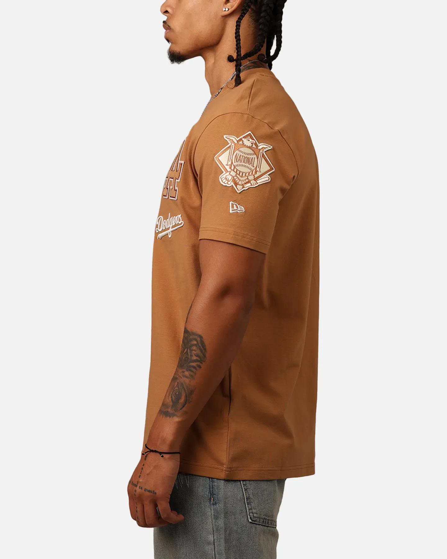 New Era Los Angeles Dodgers Cord T-Shirt Medium Beige sold by Culture Kings product image thumbnail 5