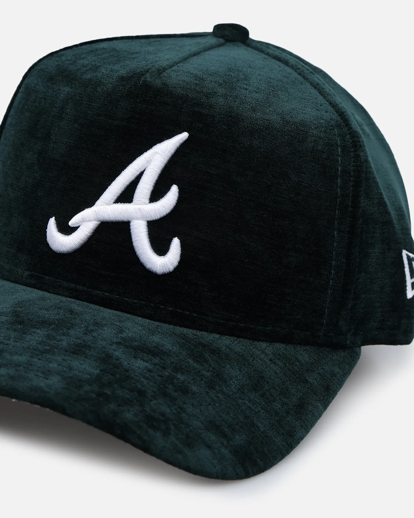 New Era Atlanta Braves 'Plush Chenille' 9FORTY A-Frame Snapback Dark Green sold by Culture Kings product image thumbnail 2