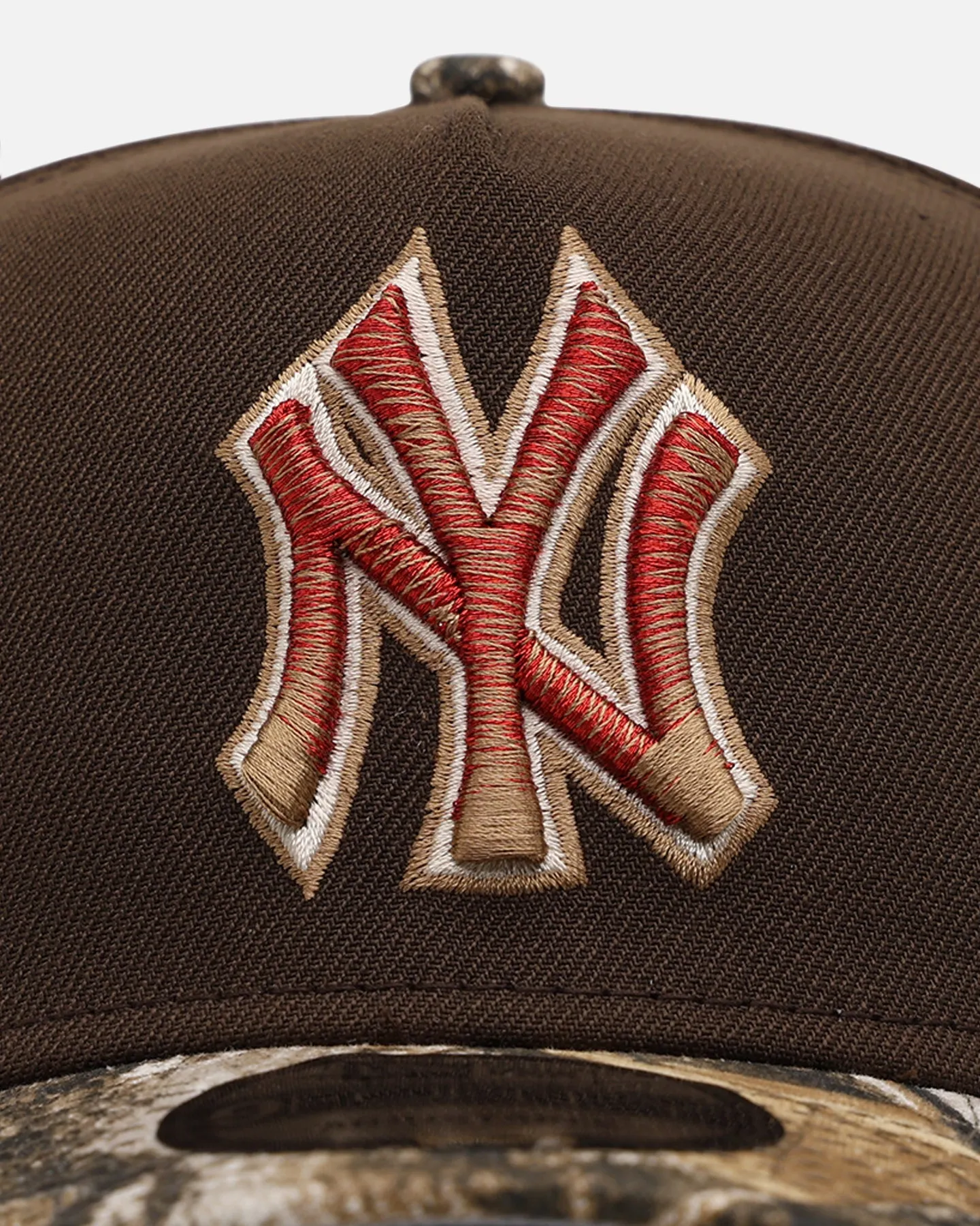 New Era New York Yankees 'Great Outdoors' 9FORTY A-Frame Snapback Brown/Camo sold by Culture Kings product image thumbnail 5