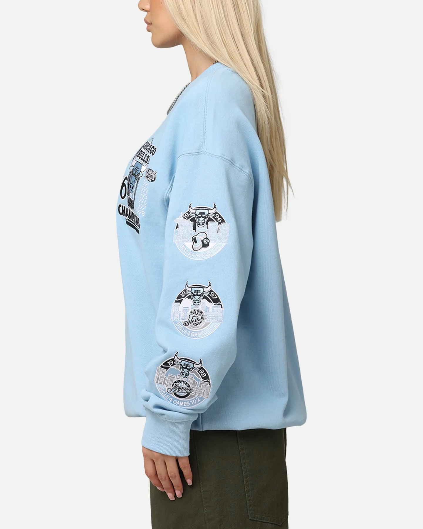 Mitchell & Ness Chicago Bulls 'UNC To Chicago' Champions Crewneck Light Blue sold by Culture Kings product image thumbnail 5