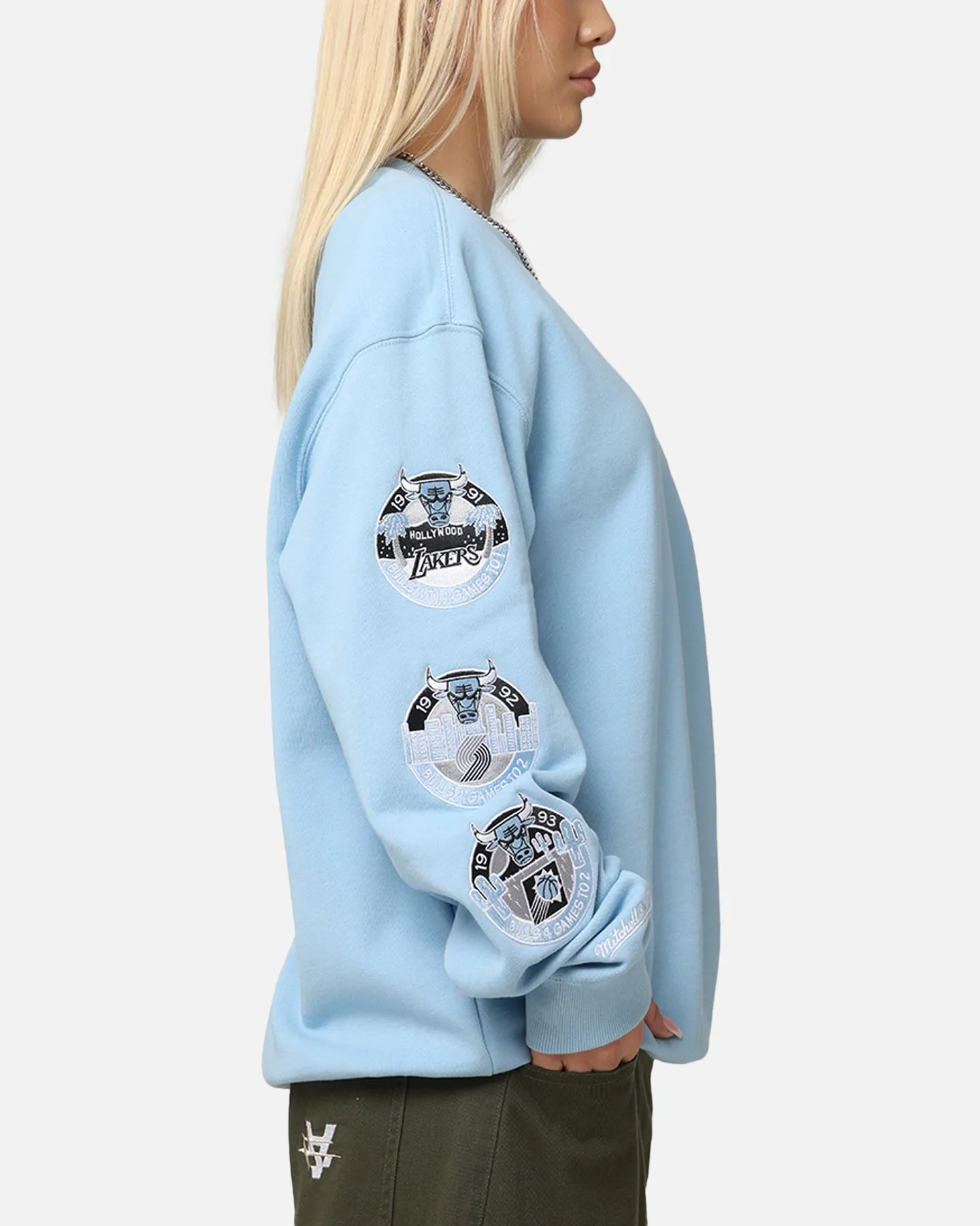 Mitchell & Ness Chicago Bulls 'UNC To Chicago' Champions Crewneck Light Blue sold by Culture Kings product image thumbnail 4