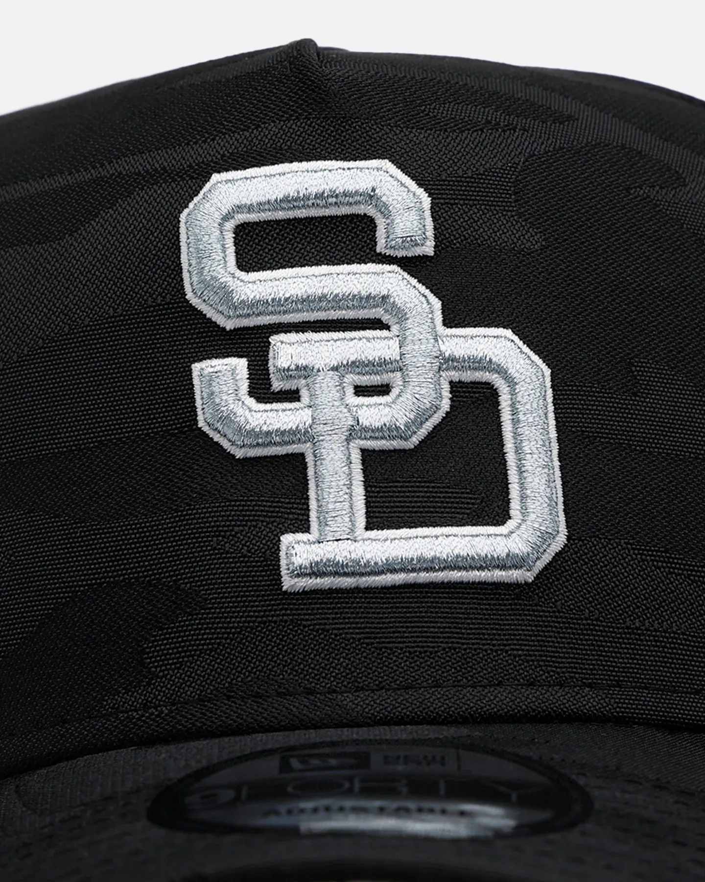 New Era San Diego Padres 'Icy Camo' 9FORTY A-Frame Snapback Black/Camo sold by Culture Kings product image thumbnail 5