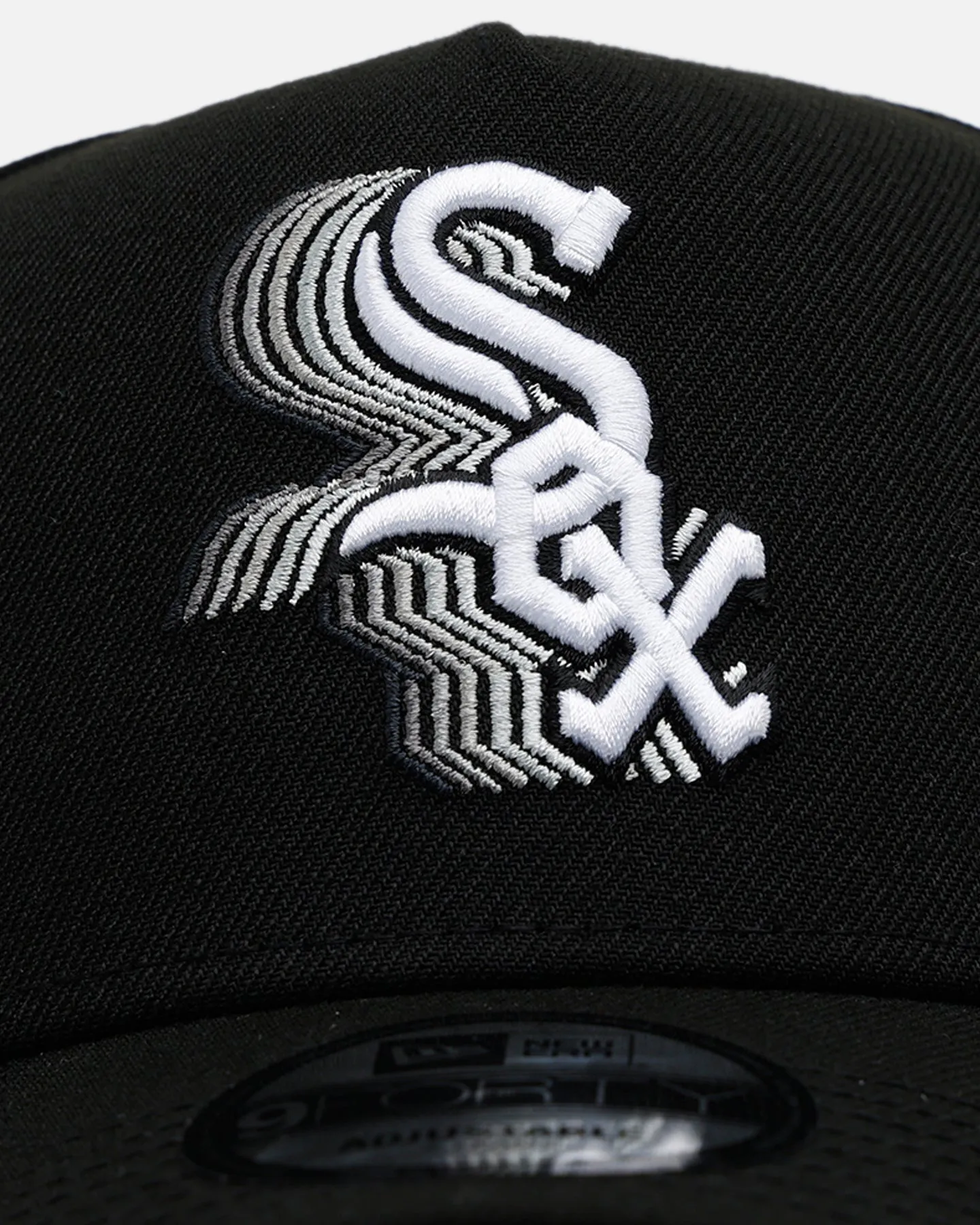 New Era Chicago White Sox 'Cascade' 9FORTY A-Frame Snapback Black sold by Culture Kings product image thumbnail 5