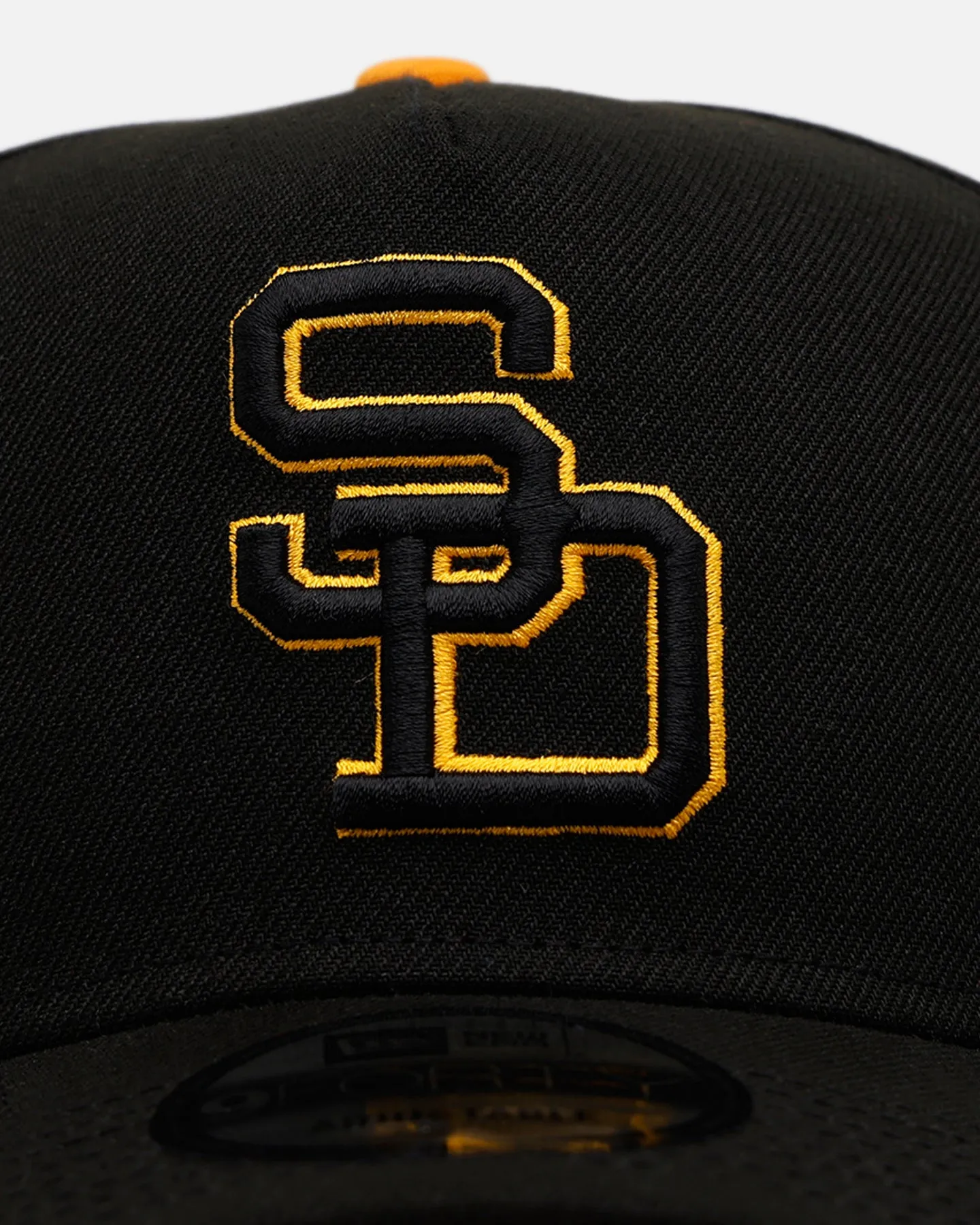 New Era San Diego Padres 'Outline' 9FORTY A-Frame Snapback Black sold by Culture Kings product image thumbnail 5