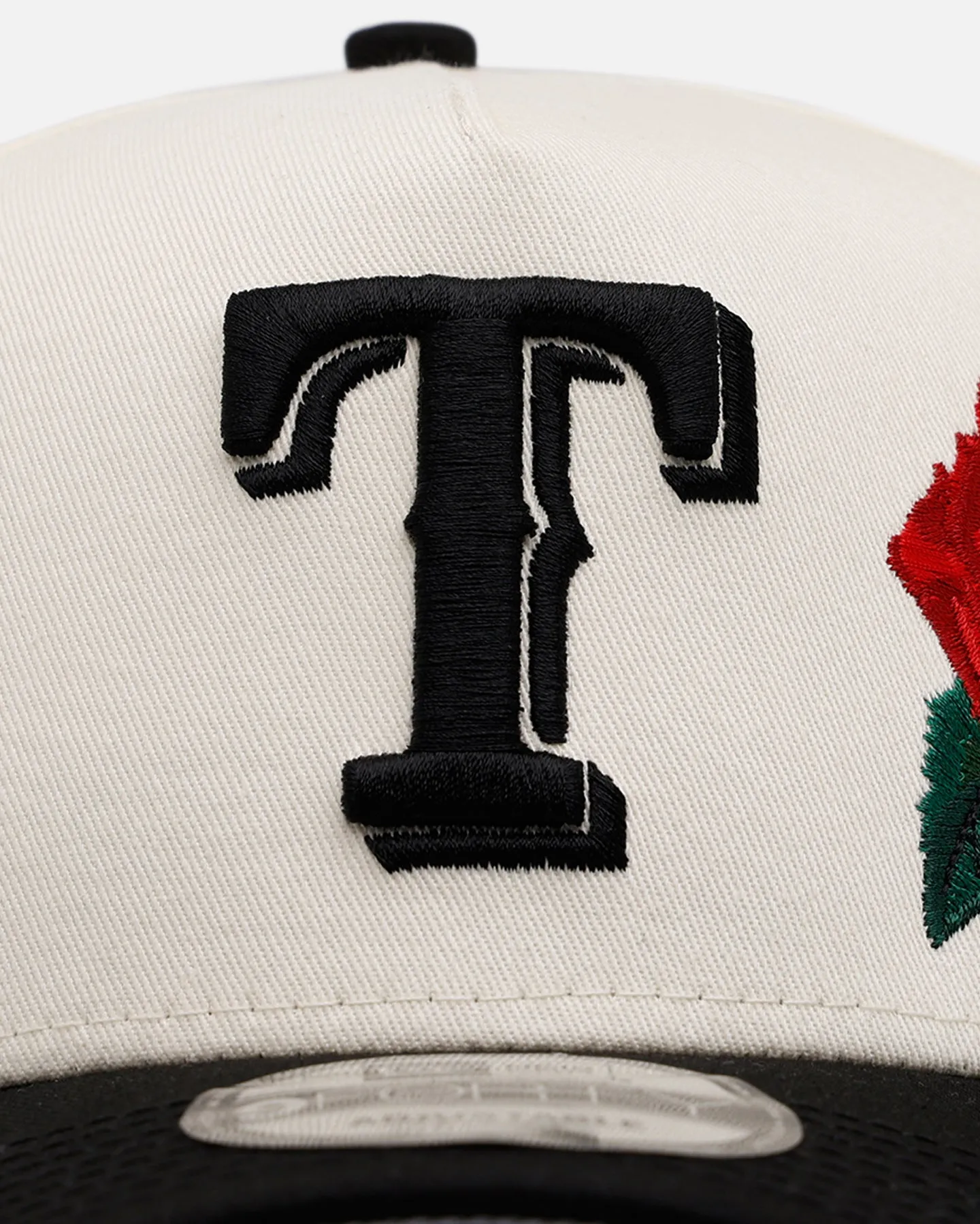 New Era Texas Rangers 'Chrome Black Roses' 9FORTY A-Frame Snapback Chrome/Black sold by Culture Kings product image thumbnail 5