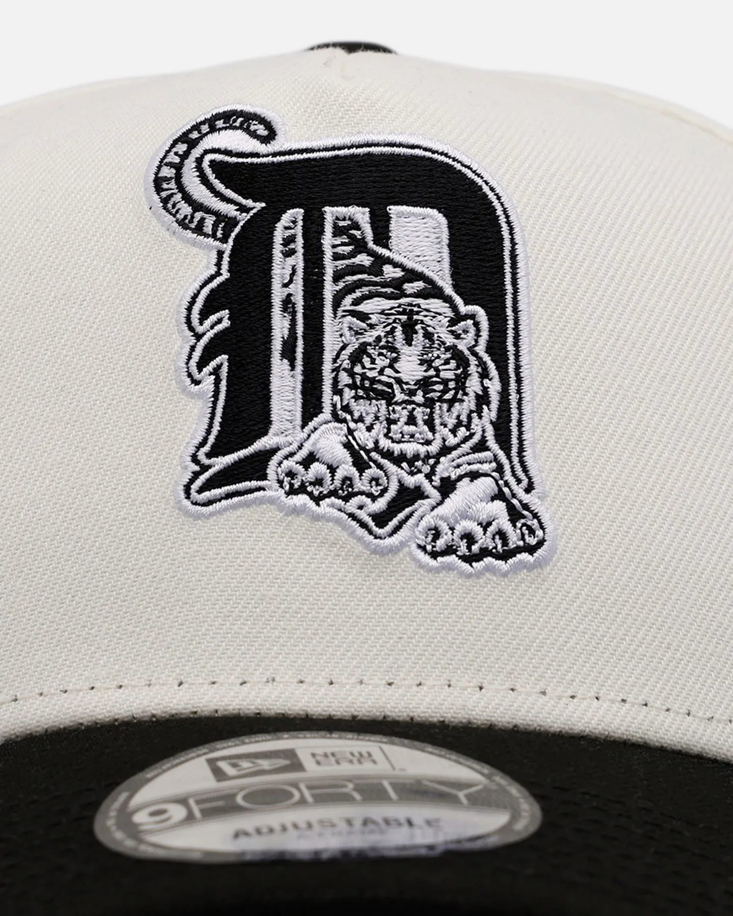 New Era Detroit Tigers 'Chrome Black' 9FORTY A-Frame Snapback Chrome/Black sold by Culture Kings product image thumbnail 5