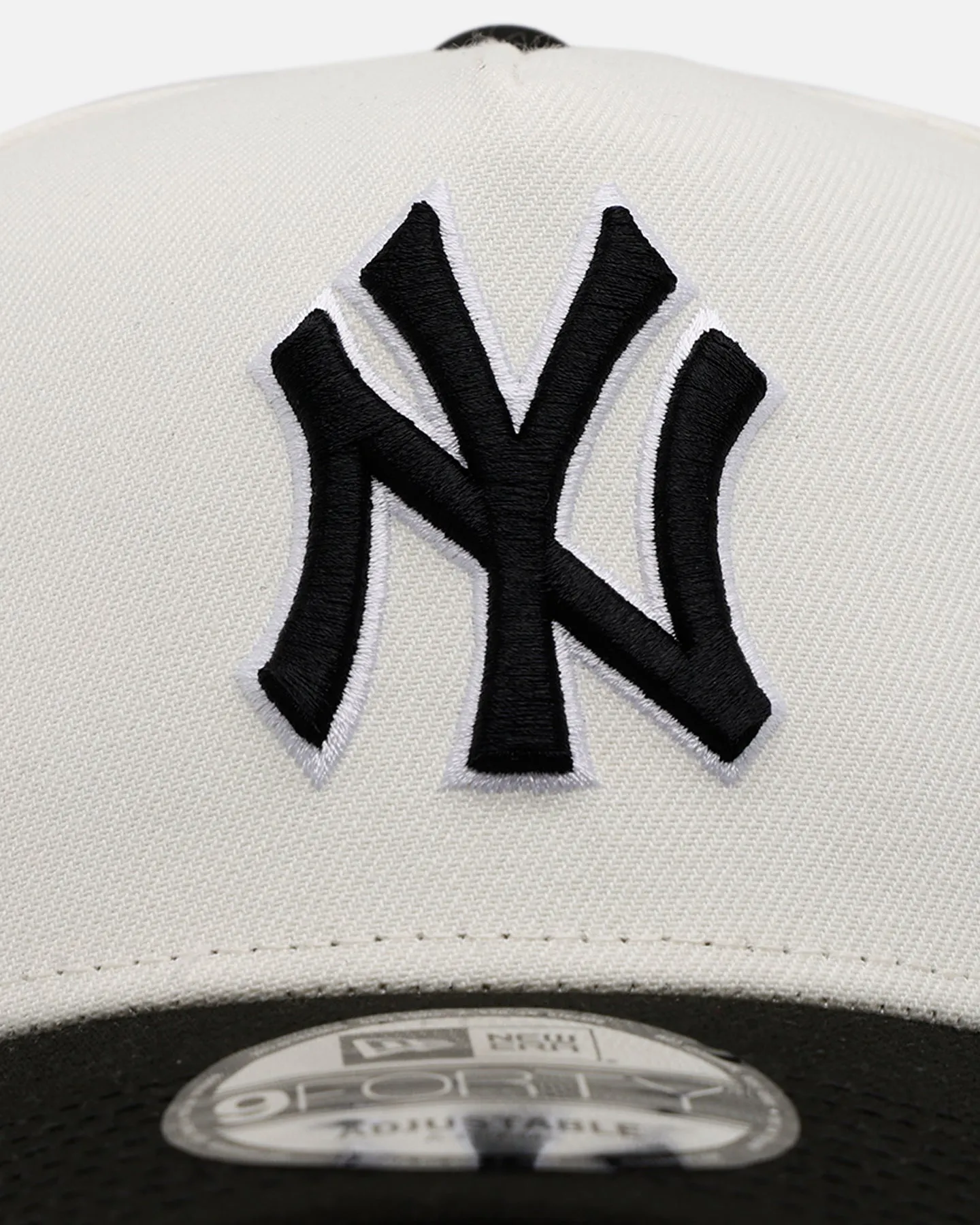 New Era New York Yankees 'Chrome Black' 9FORTY A-Frame Snapback Chrome/Black sold by Culture Kings product image thumbnail 5