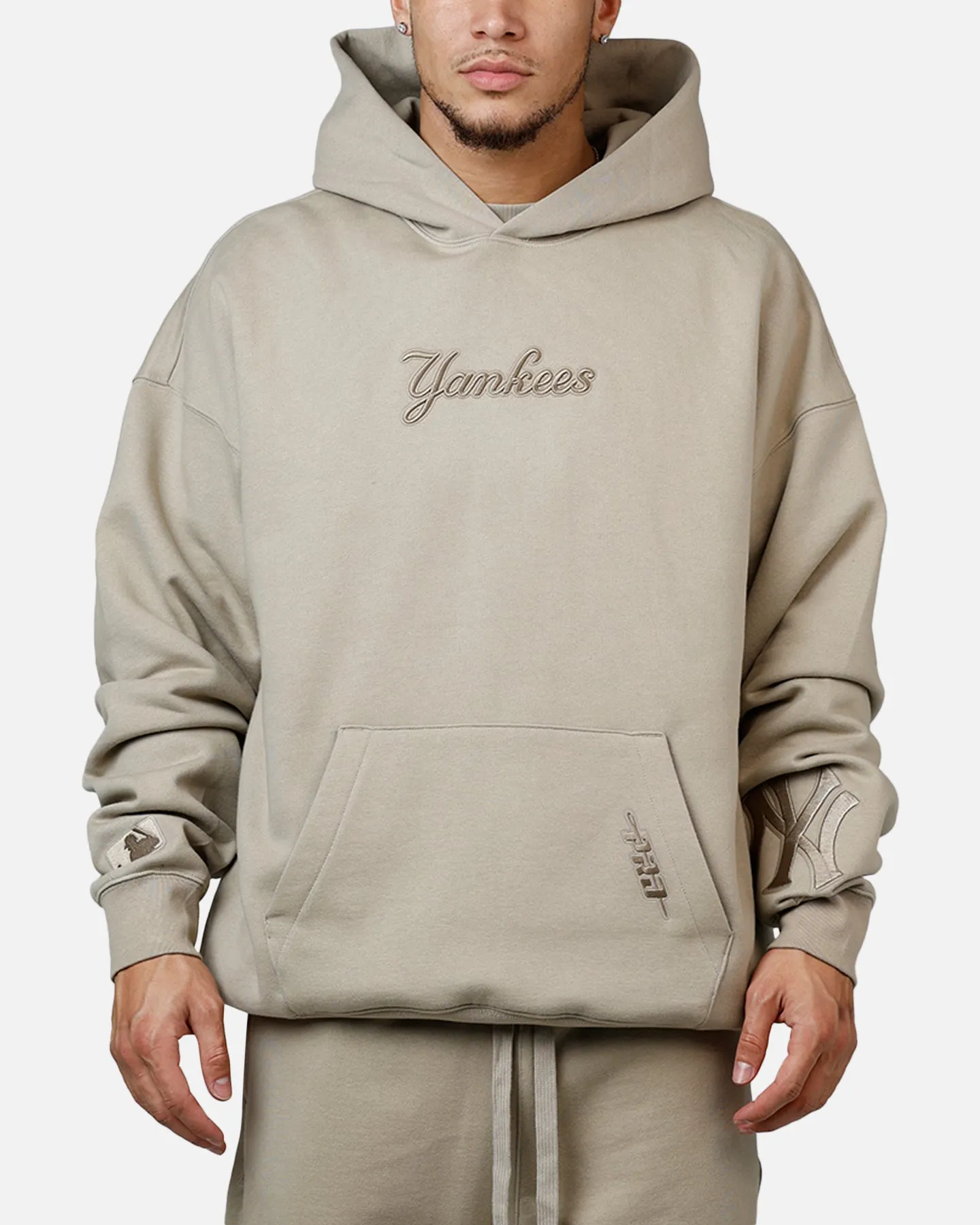 Pro Standard New York Yankees Wingspan Hoodie Taupe sold by Culture Kings product image thumbnail 2