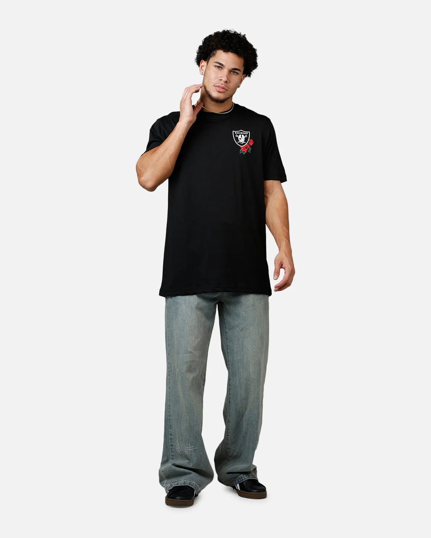 New Era Las Vegas Raiders Rose T-Shirt Black/Red sold by Culture Kings product image thumbnail 3