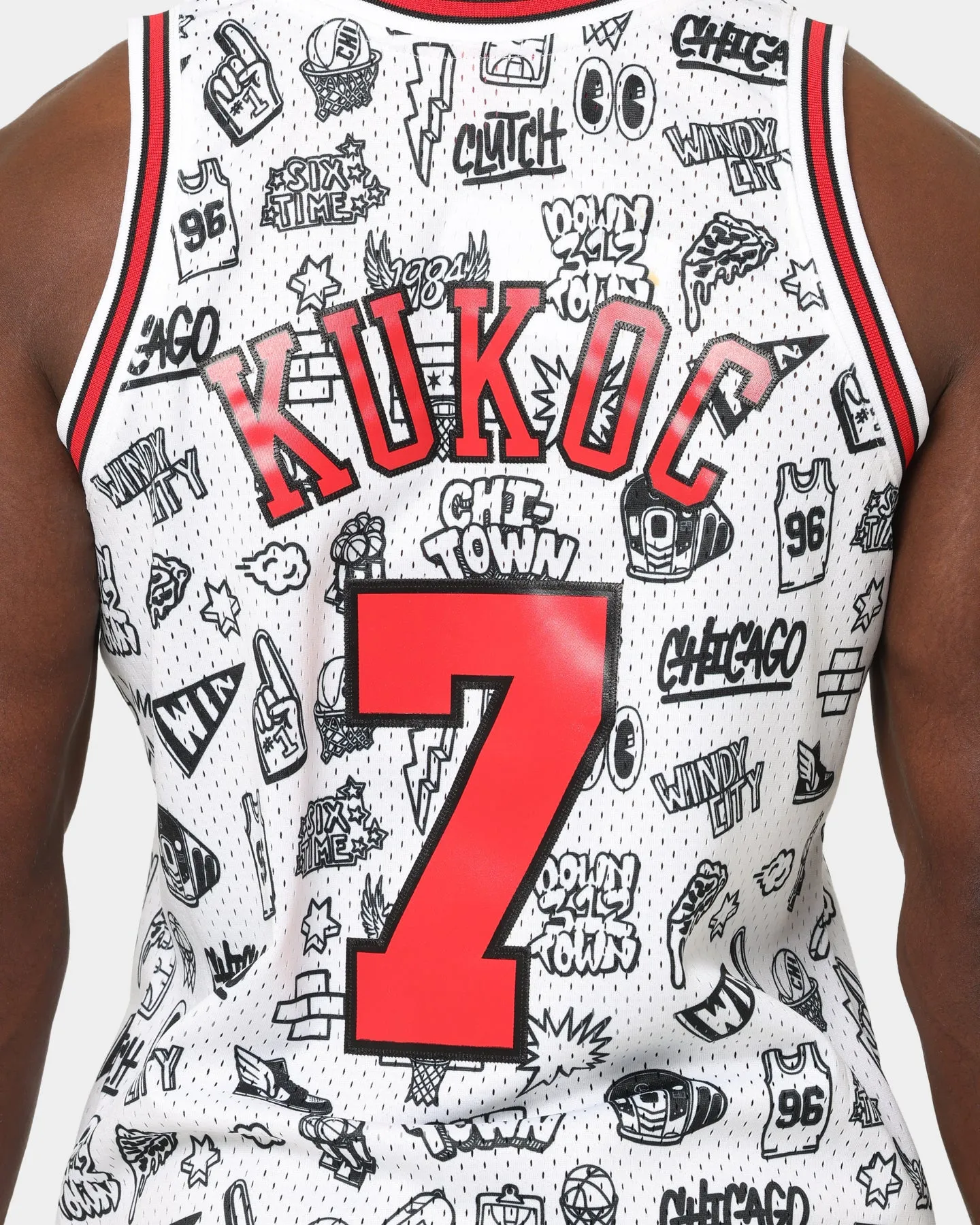 Mitchell & Ness Chicago Bulls Toni Kukoč #7 1997-1998 Doodle Swingman Jersey White sold by Culture Kings product image thumbnail 5