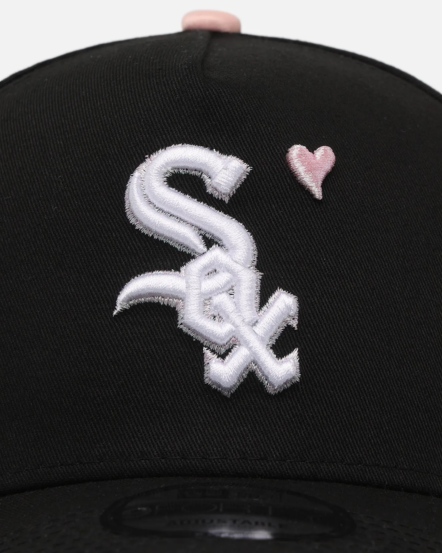New Era Chicago White Sox 'Pink Satin Hearts 2.0' 9FORTY A-Frame Snapback Black/Pink sold by Culture Kings product image thumbnail 5