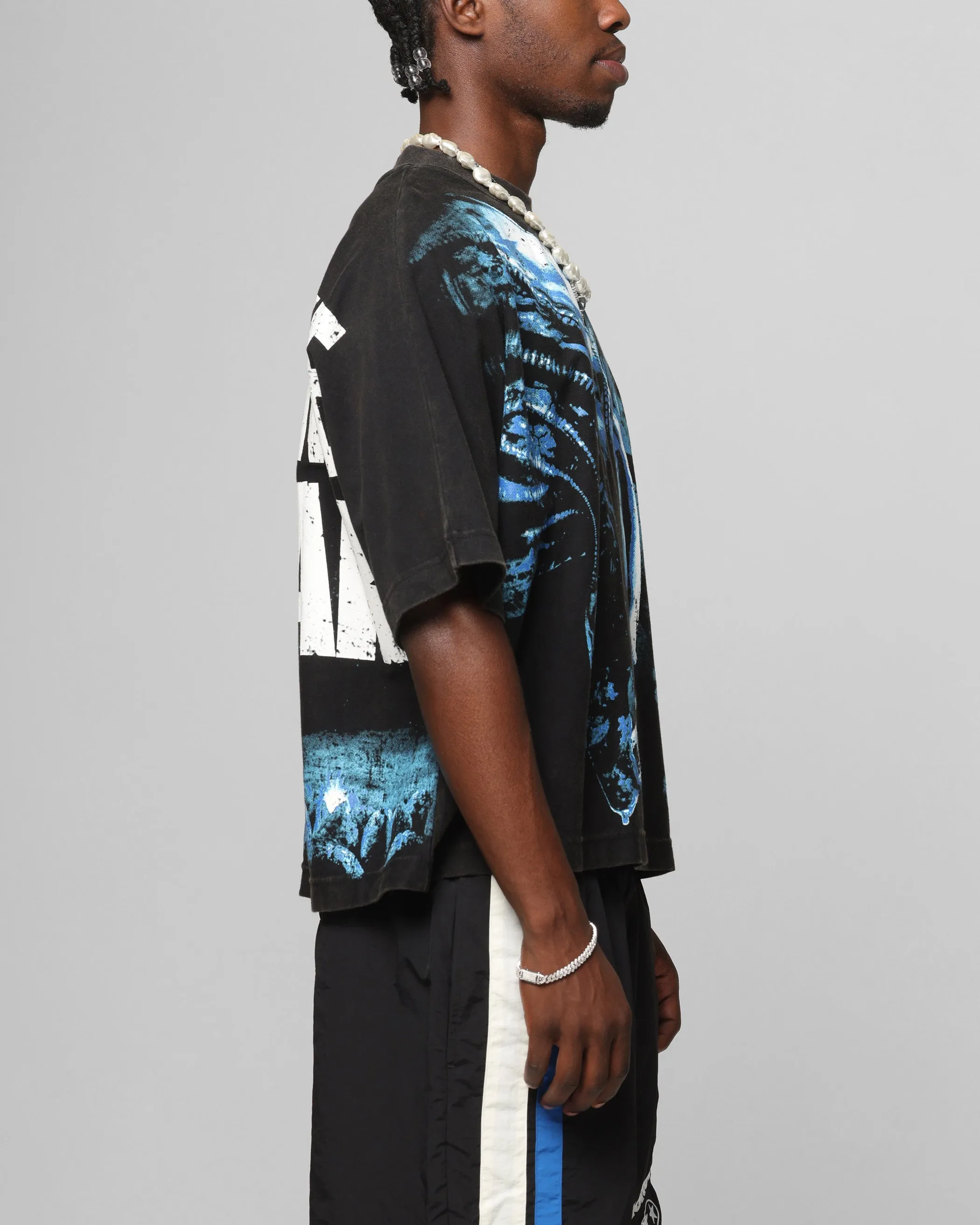 Loiter Alien It's War Boxy T-Shirt Washed Black sold by Culture Kings product image thumbnail 5