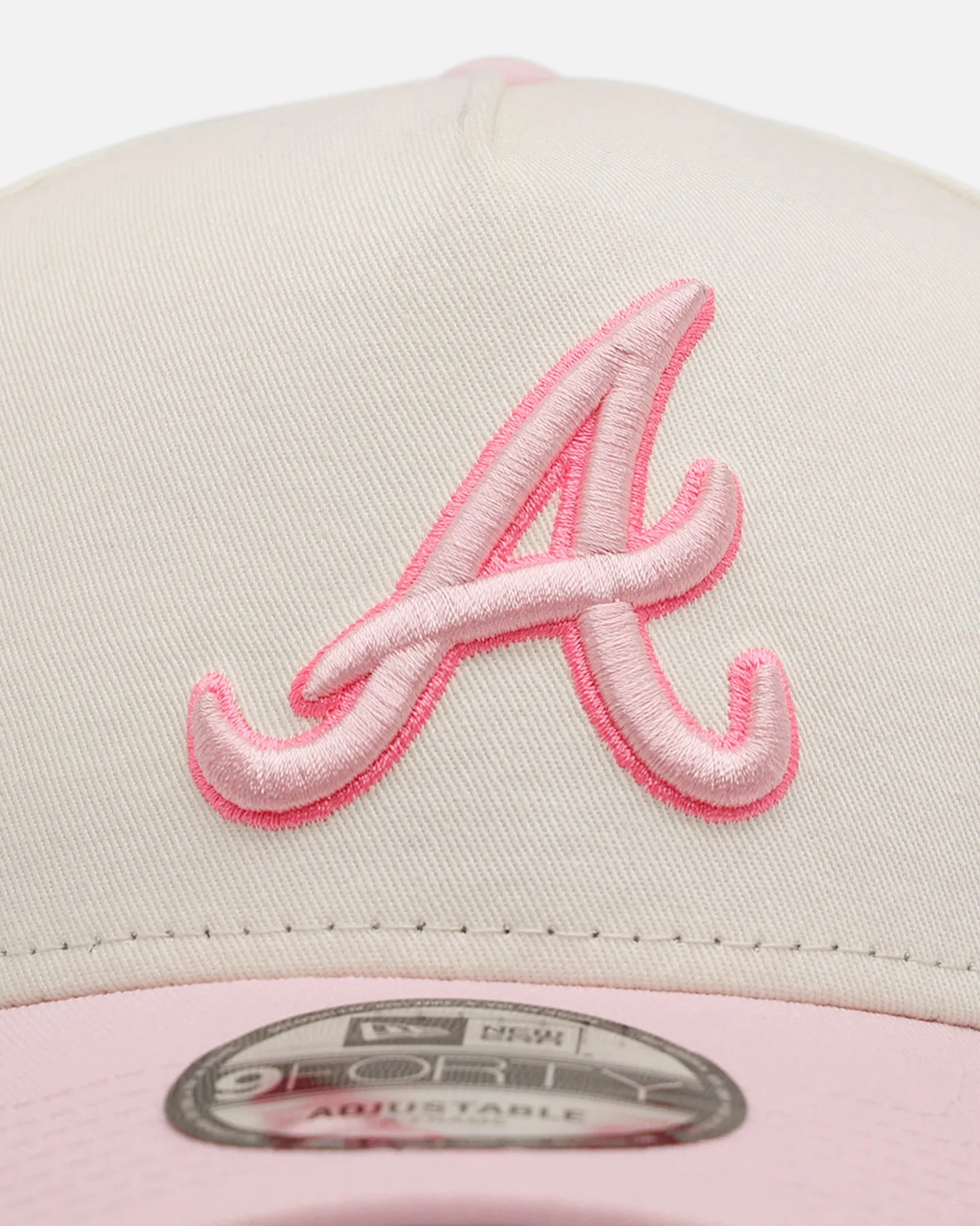 New Era Atlanta Braves 'Lover's Club' 9FORTY A-Frame Snapback Chrome sold by Culture Kings product image thumbnail 5