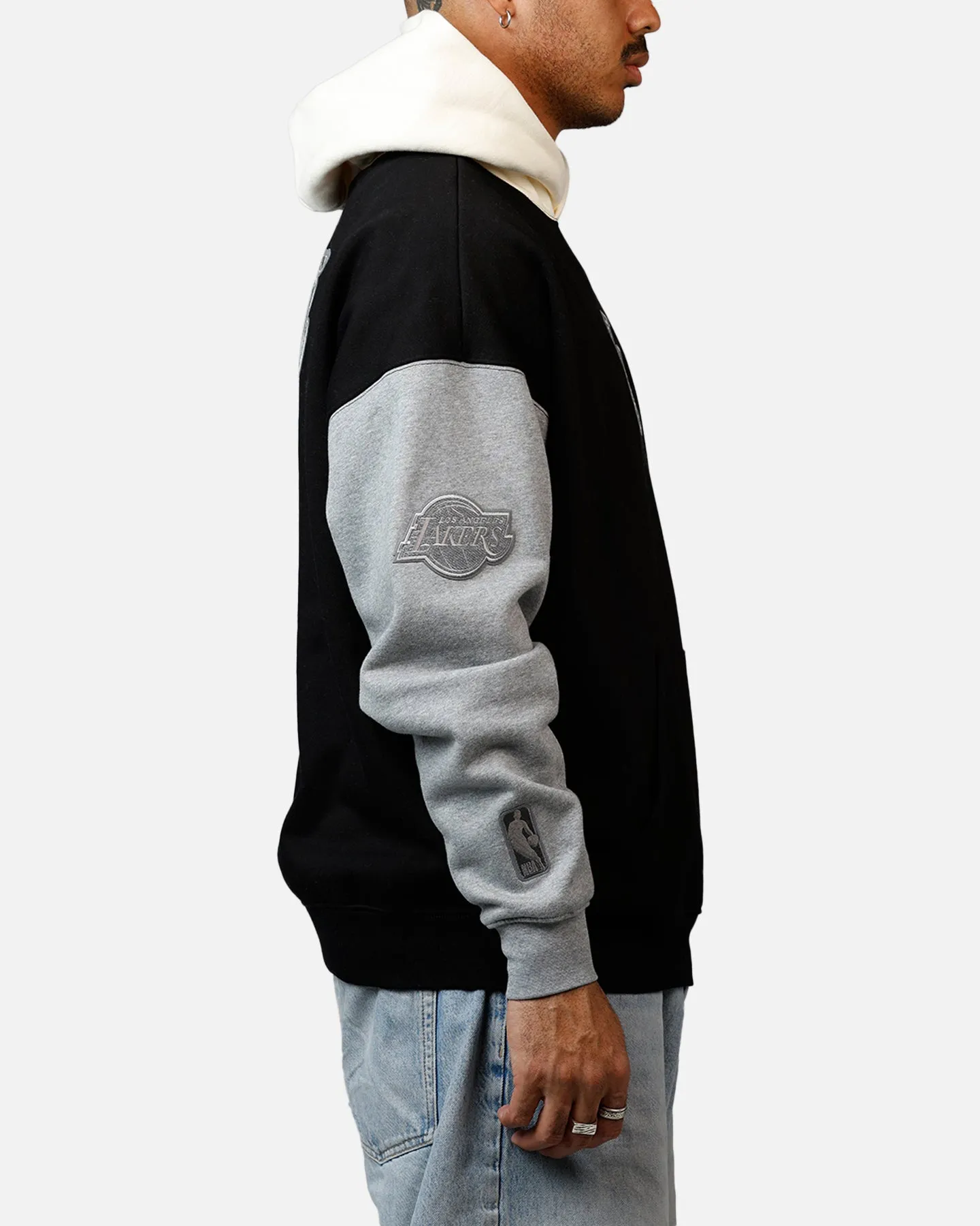 Pro Standard Los Angeles Lakers Reverse French Terry Hoodie Black/Grey sold by Culture Kings product image thumbnail 4