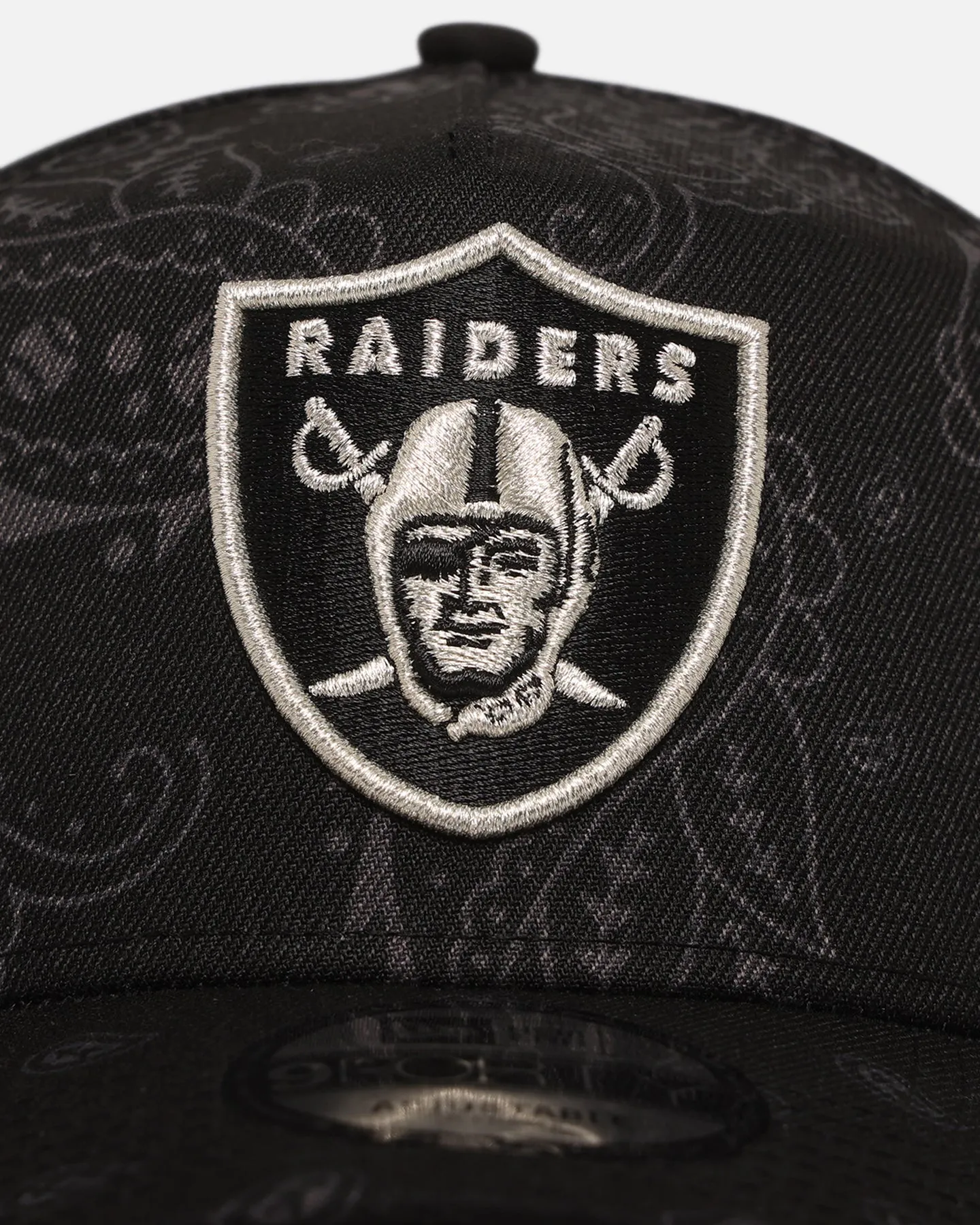 New Era Las Vegas Raiders 'Tonal Paisley' 9FORTY A-Frame Snapback Black sold by Culture Kings product image thumbnail 5