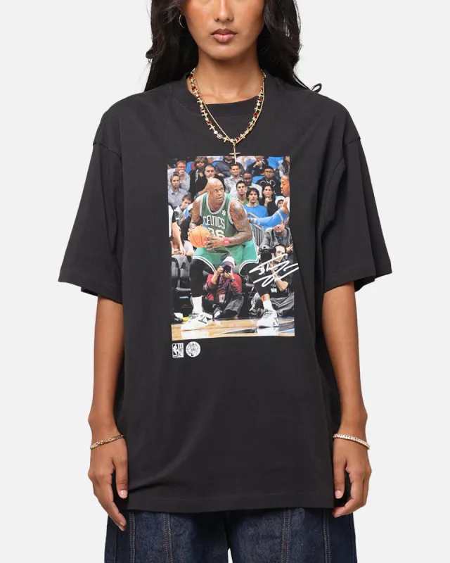 Mitchell & Ness Boston Celtics Shaquille O'Neal Dunk 'Luck of the Irish' T-Shirt Faded Black sold by Culture Kings