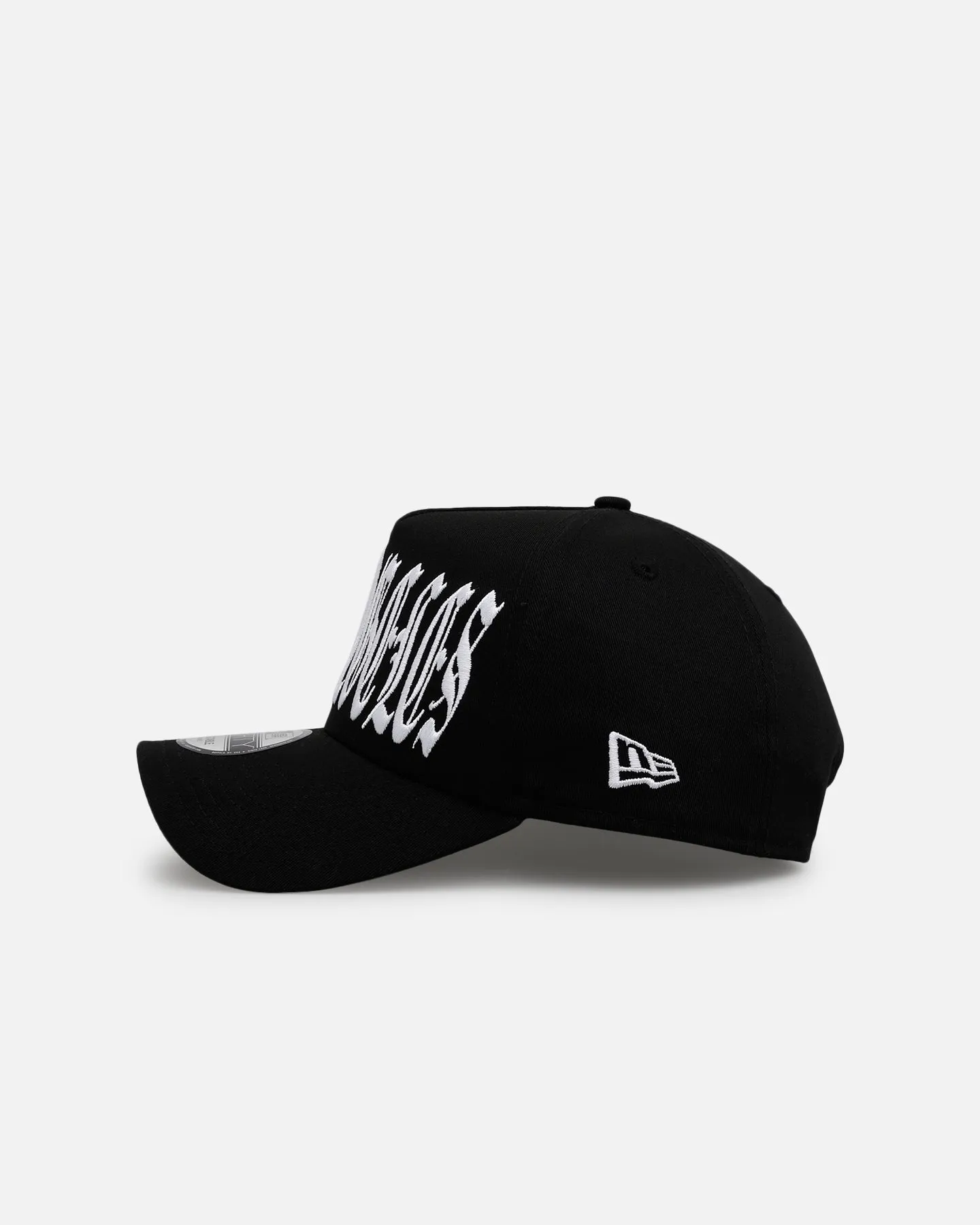 New Era Los Angeles Dodgers 'Oversized Gothic Script Crown' 9FORTY A-Frame Snapback Black/White sold by Culture Kings product image thumbnail 4