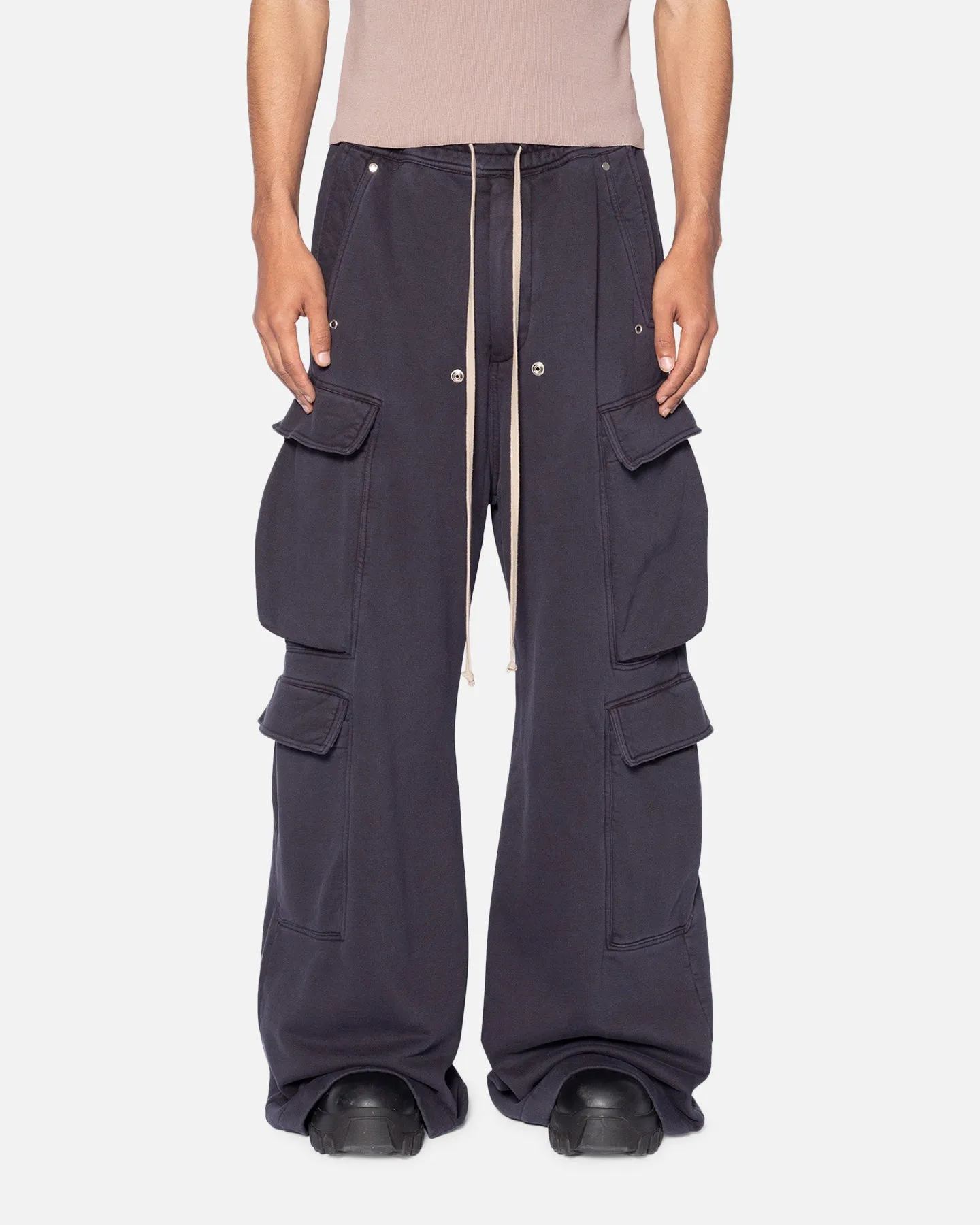 MNML Rave Double Cargo Sweatpants Washed Black sold by Culture Kings
