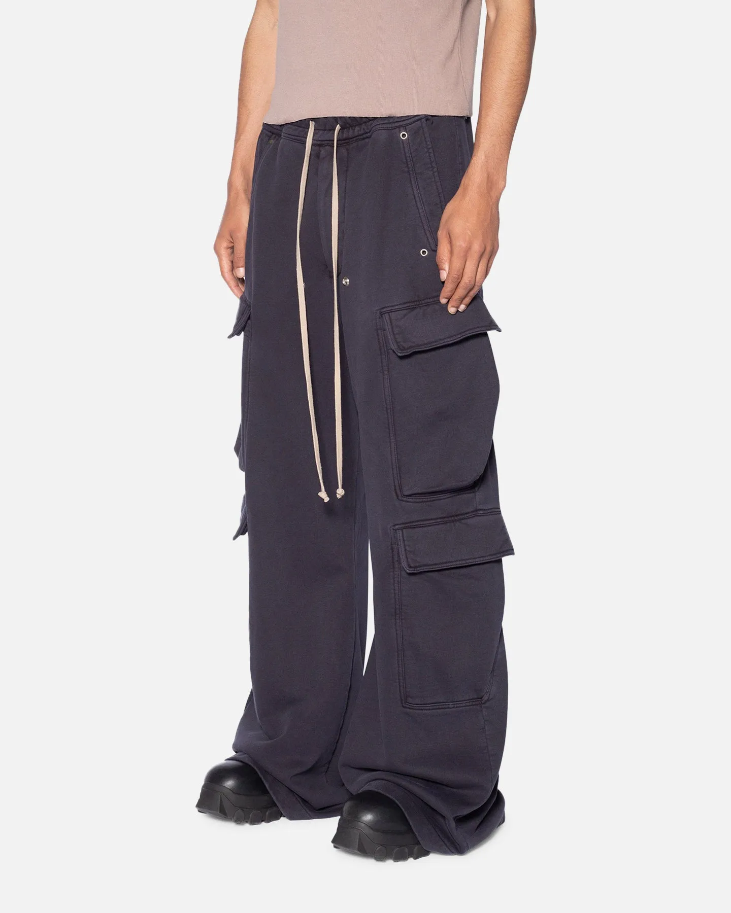 MNML Rave Double Cargo Sweatpants Washed Black sold by Culture Kings product image thumbnail 2