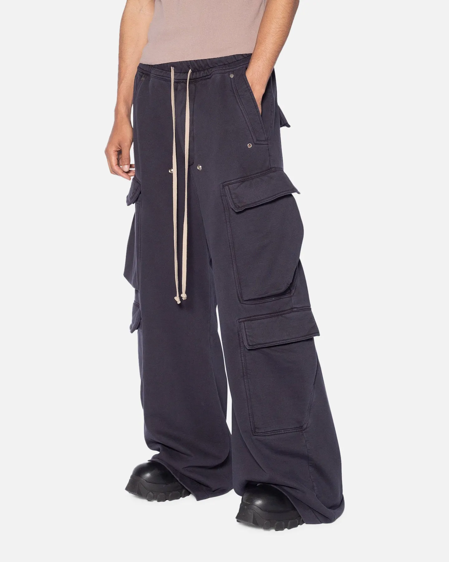 MNML Rave Double Cargo Sweatpants Washed Black sold by Culture Kings product image thumbnail 5