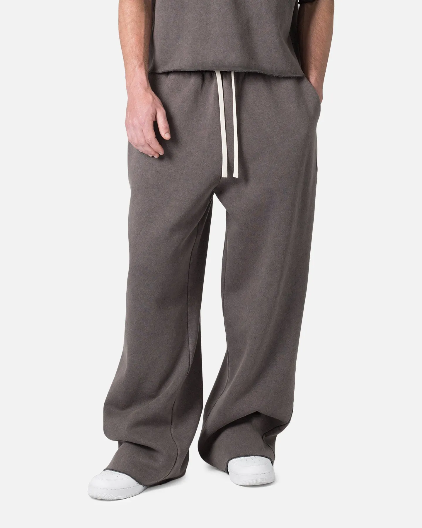 MNML Washed Ultra Baggy Sweatpants Washed Black sold by Culture Kings