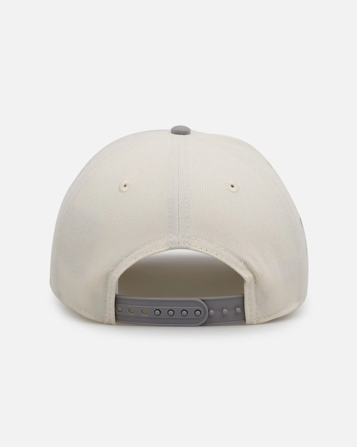 New Era New York Yankees 'Too Clean' 9FORTY A-Frame Snapback Chrome sold by Culture Kings product image thumbnail 2