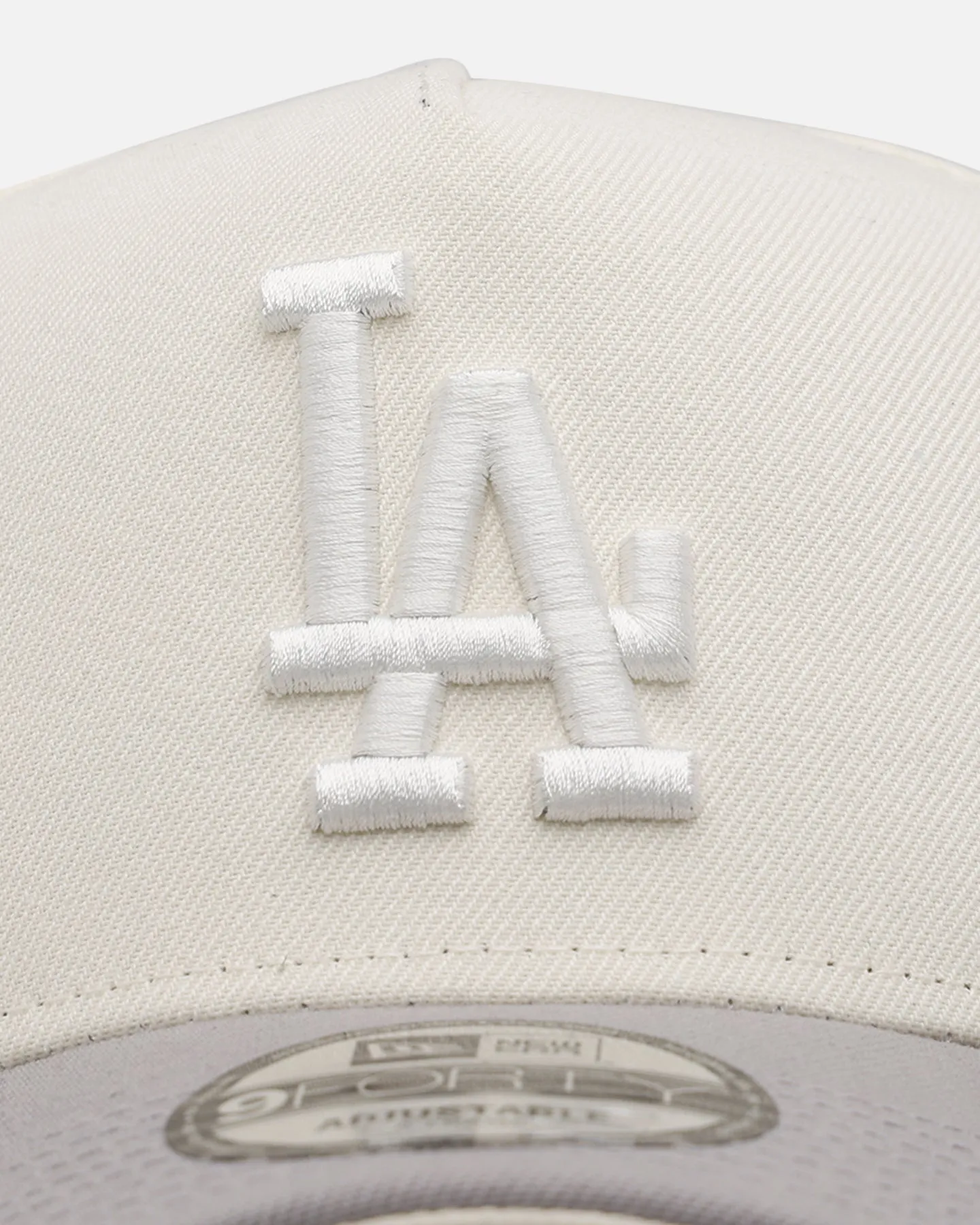New Era Los Angeles Dodgers 'Too Clean' 9FORTY A-Frame Snapback Chrome sold by Culture Kings product image thumbnail 5