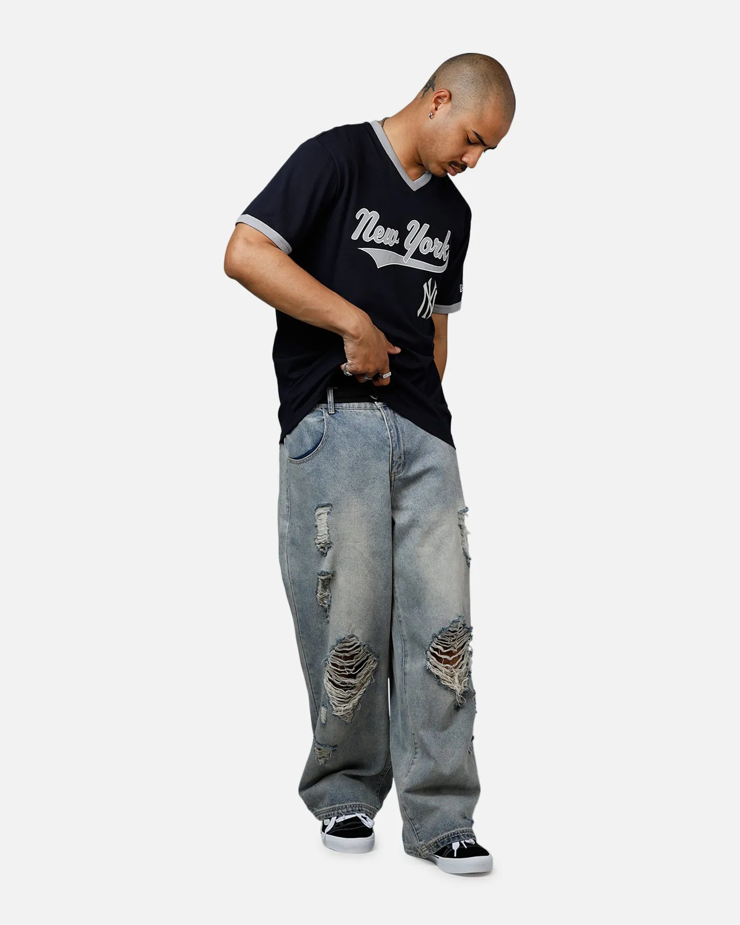 New Era New York Yankees Throwback V-Neck T-Shirt Royal Navy sold by Culture Kings product image thumbnail 3