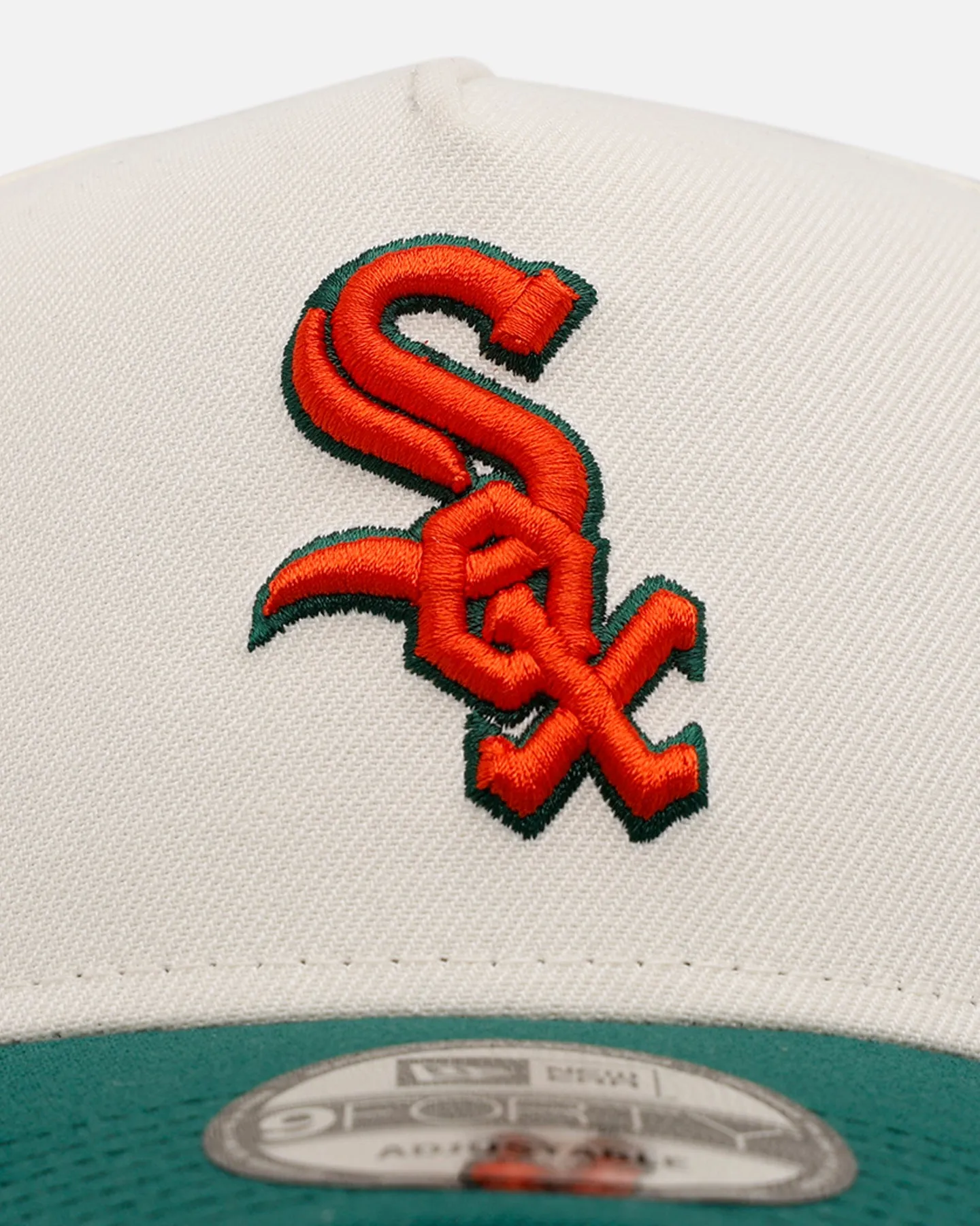 New Era Chicago White Sox 'Citrus' 9FORTY A-Frame Snapback Chrome/Green/Orange sold by Culture Kings product image thumbnail 5