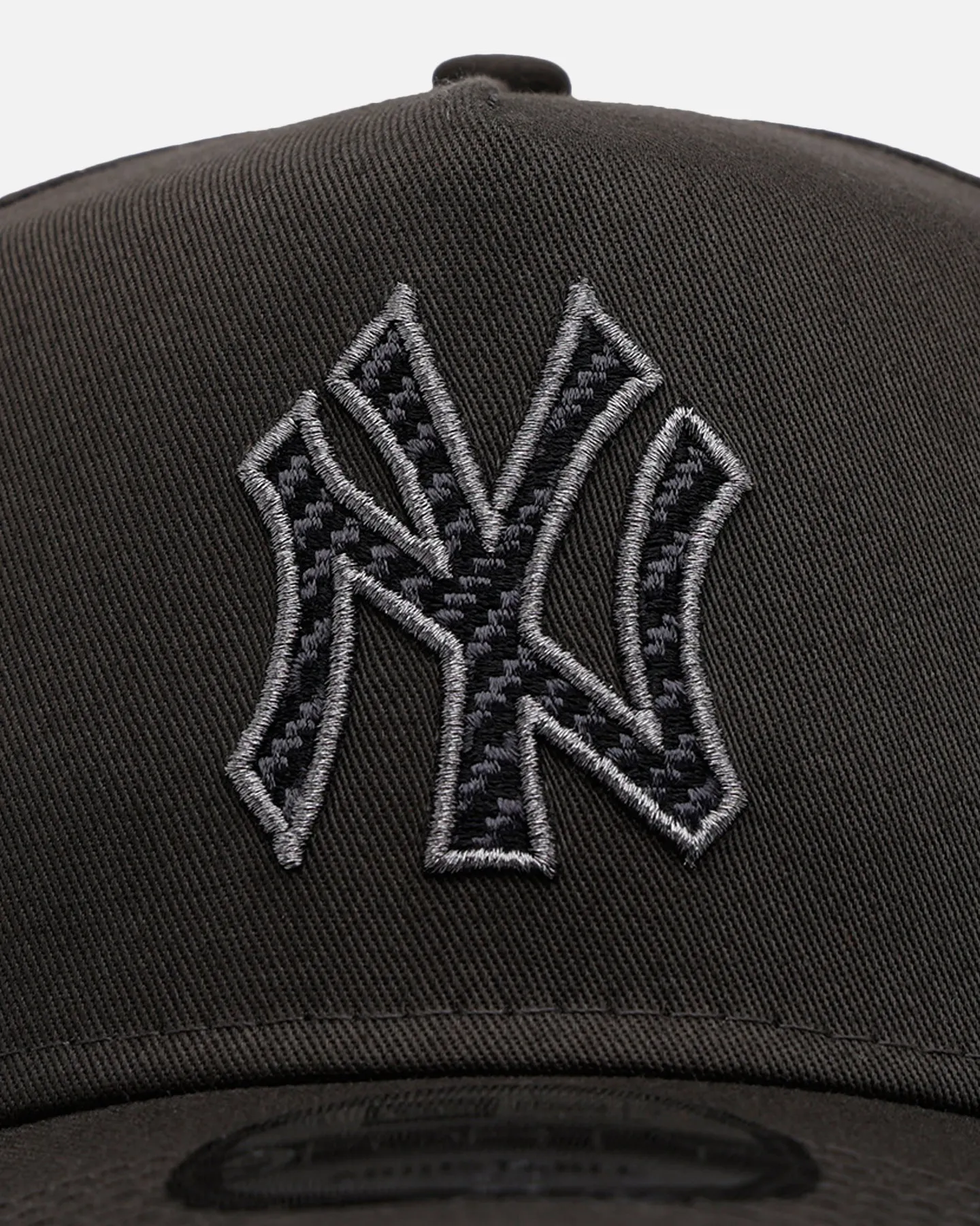 New Era New York Yankees 'Carbon Weave' 9FORTY A-Frame Snapback Black sold by Culture Kings product image thumbnail 5