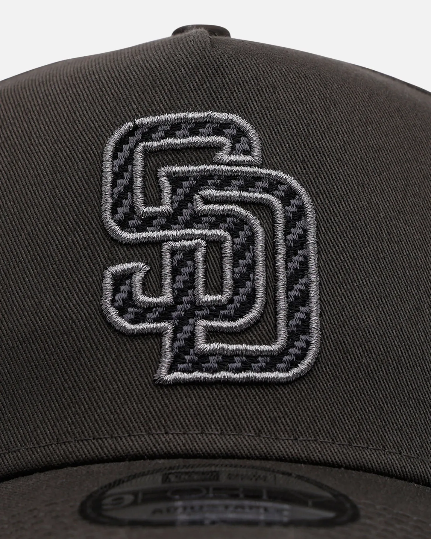 New Era San Diego Padres 'Carbon Weave' 9FORTY A-Frame Snapback Black sold by Culture Kings product image thumbnail 5
