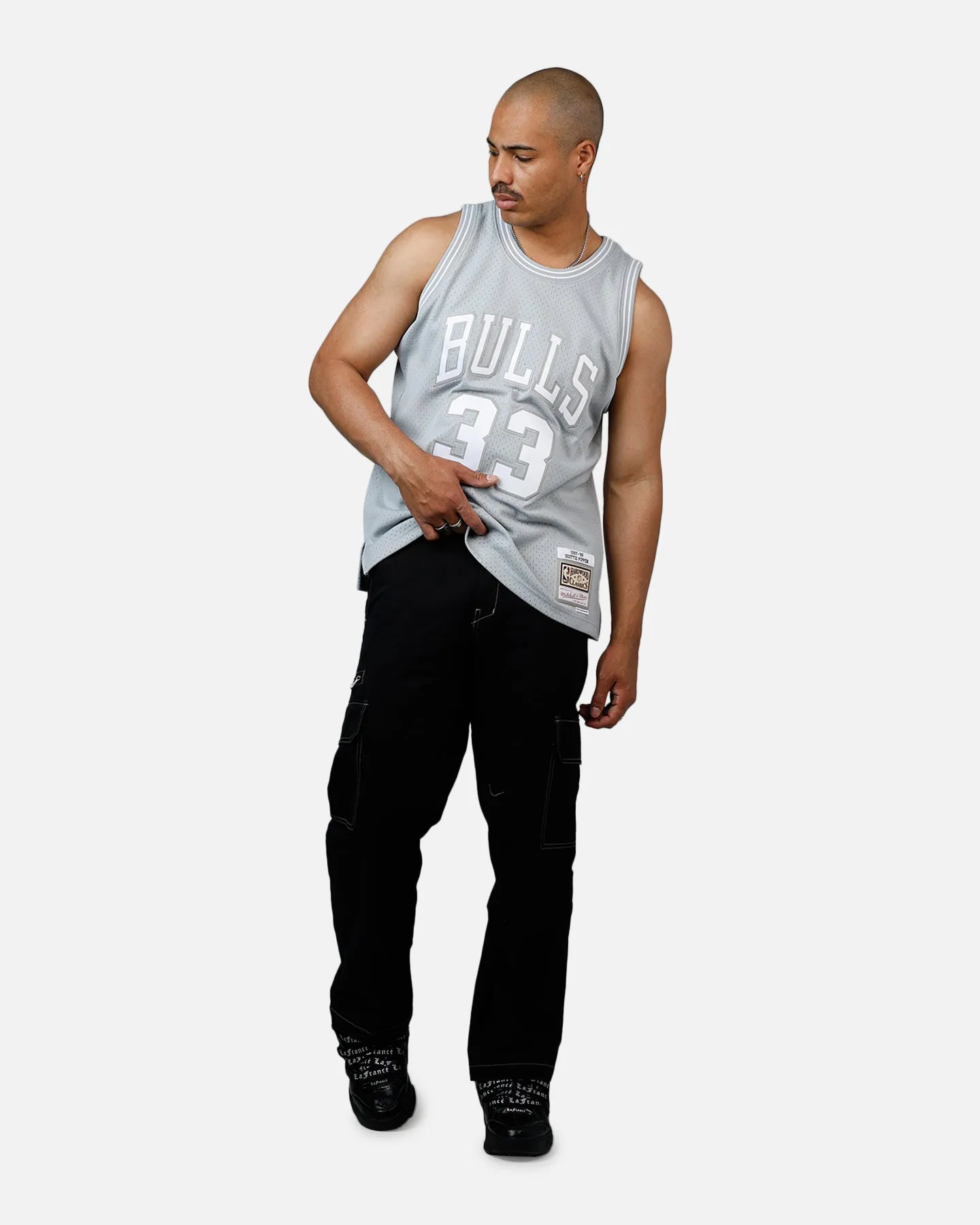 Mitchell & Ness Chicago Bulls Scottie Pippen 1997-1998 Swingman Jersey Grey sold by Culture Kings product image thumbnail 3