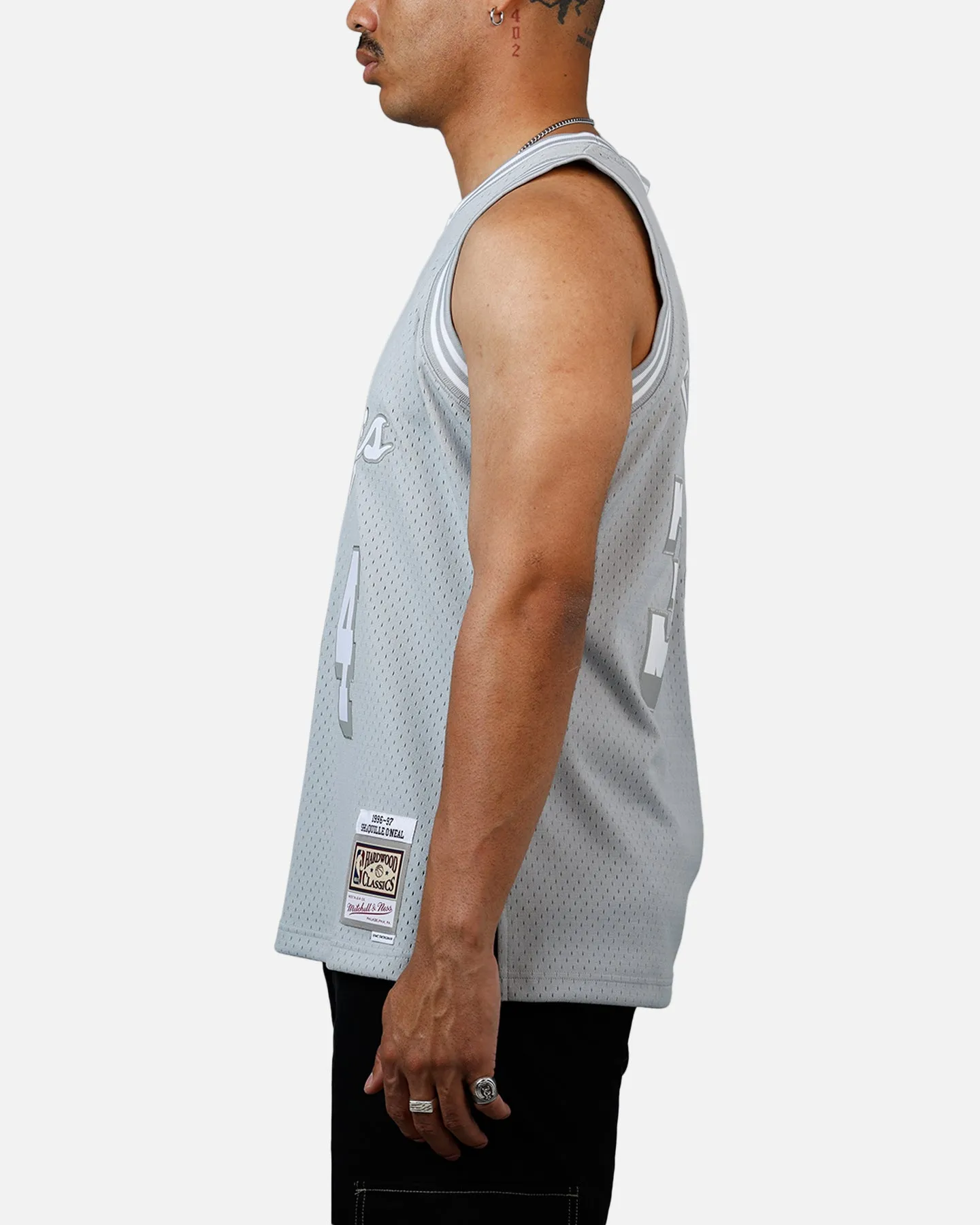 Mitchell & Ness Los Angeles Lakers Shaquille O'Neal 1996-1997 Swingman Jersey Grey sold by Culture Kings product image thumbnail 5