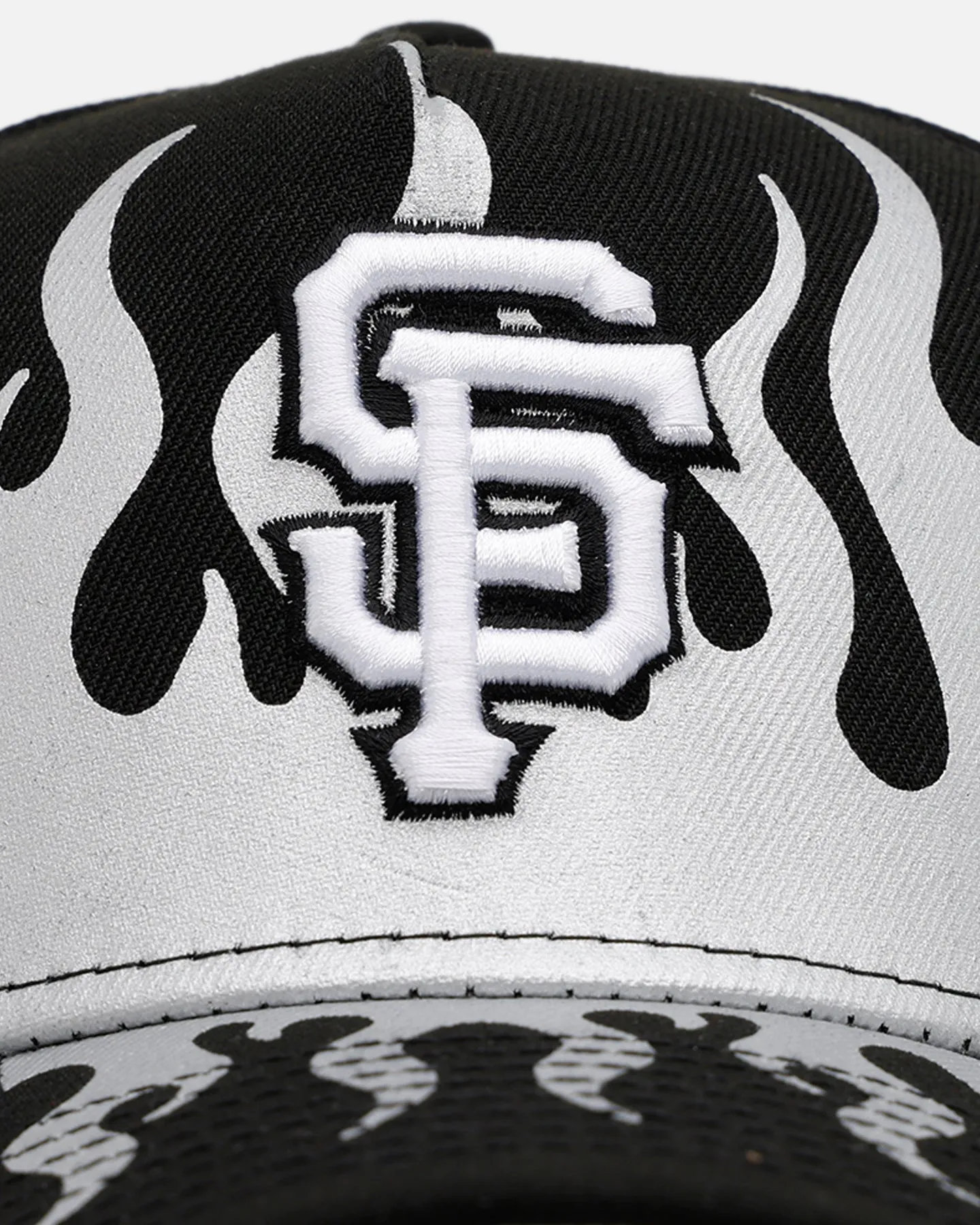 New Era San Francisco Giants 'Metallic Flames' 9FORTY A-Frame Snapback Black/Silver sold by Culture Kings product image thumbnail 5