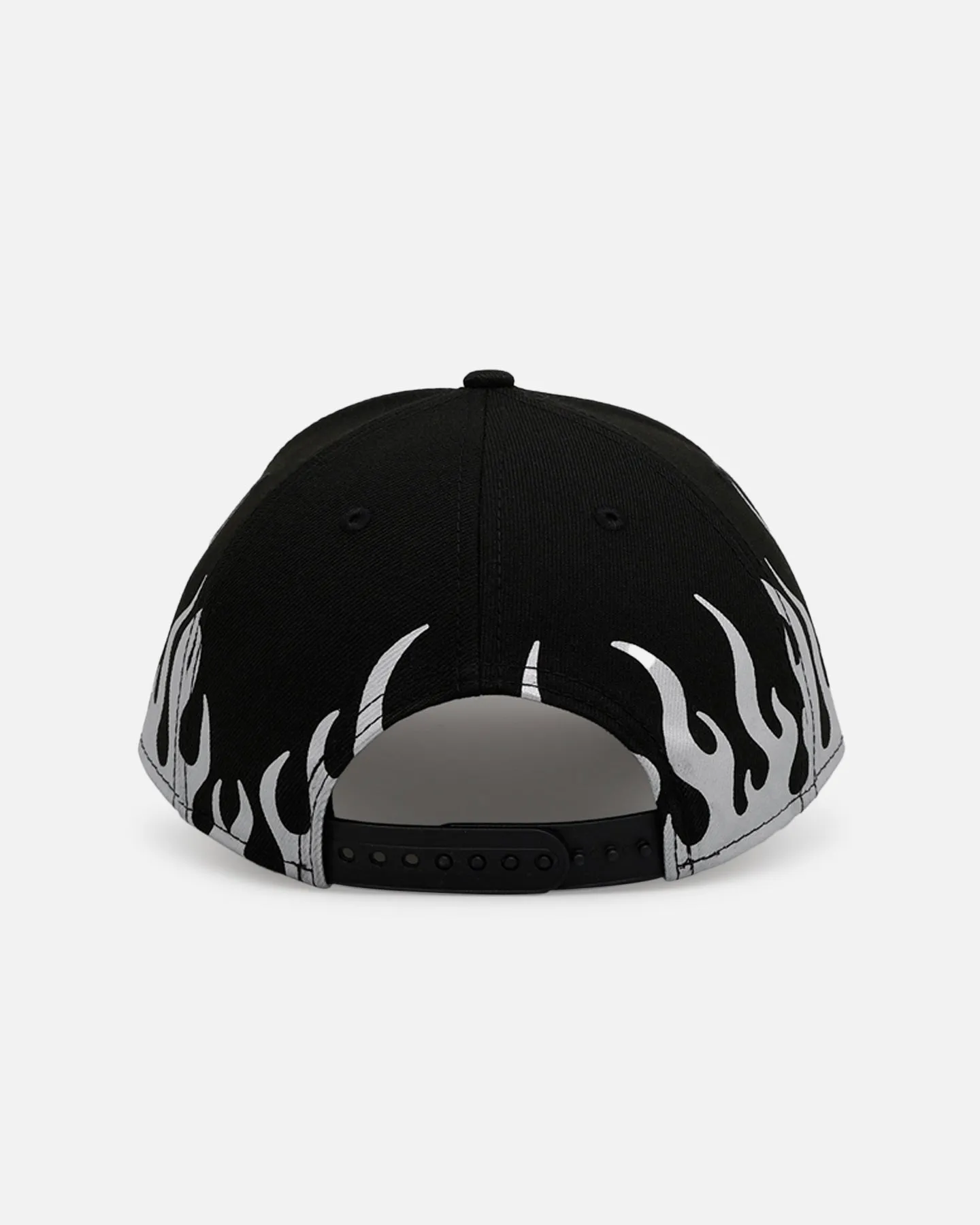 New Era New York Yankees 'Metallic Flames' 9FORTY A-Frame Snapback Black/Silver sold by Culture Kings product image thumbnail 2